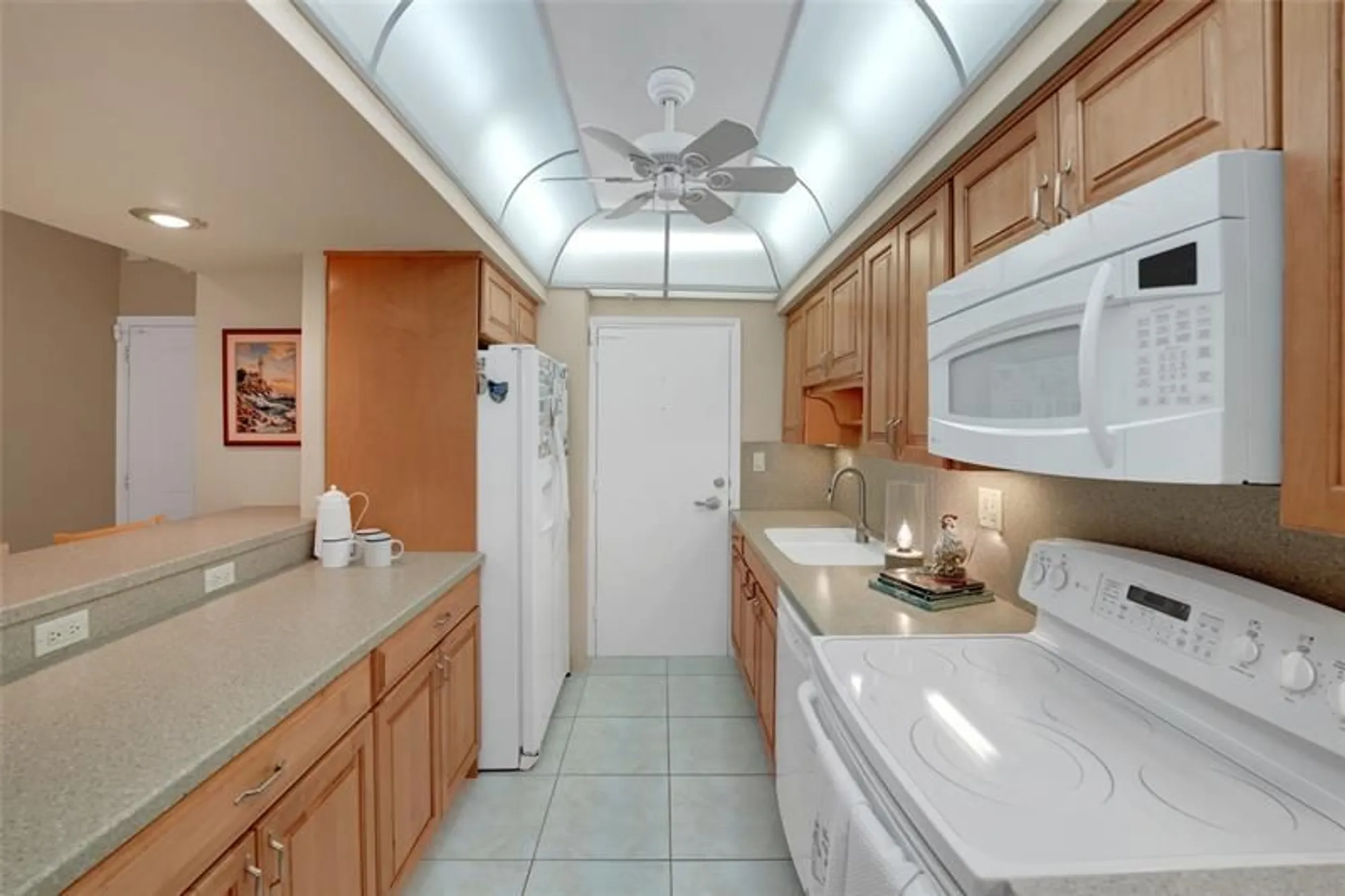 Property Slideshow image 7 of 45 | 3200 ne 36th st 319, Fort Lauderdale, FL, 33308