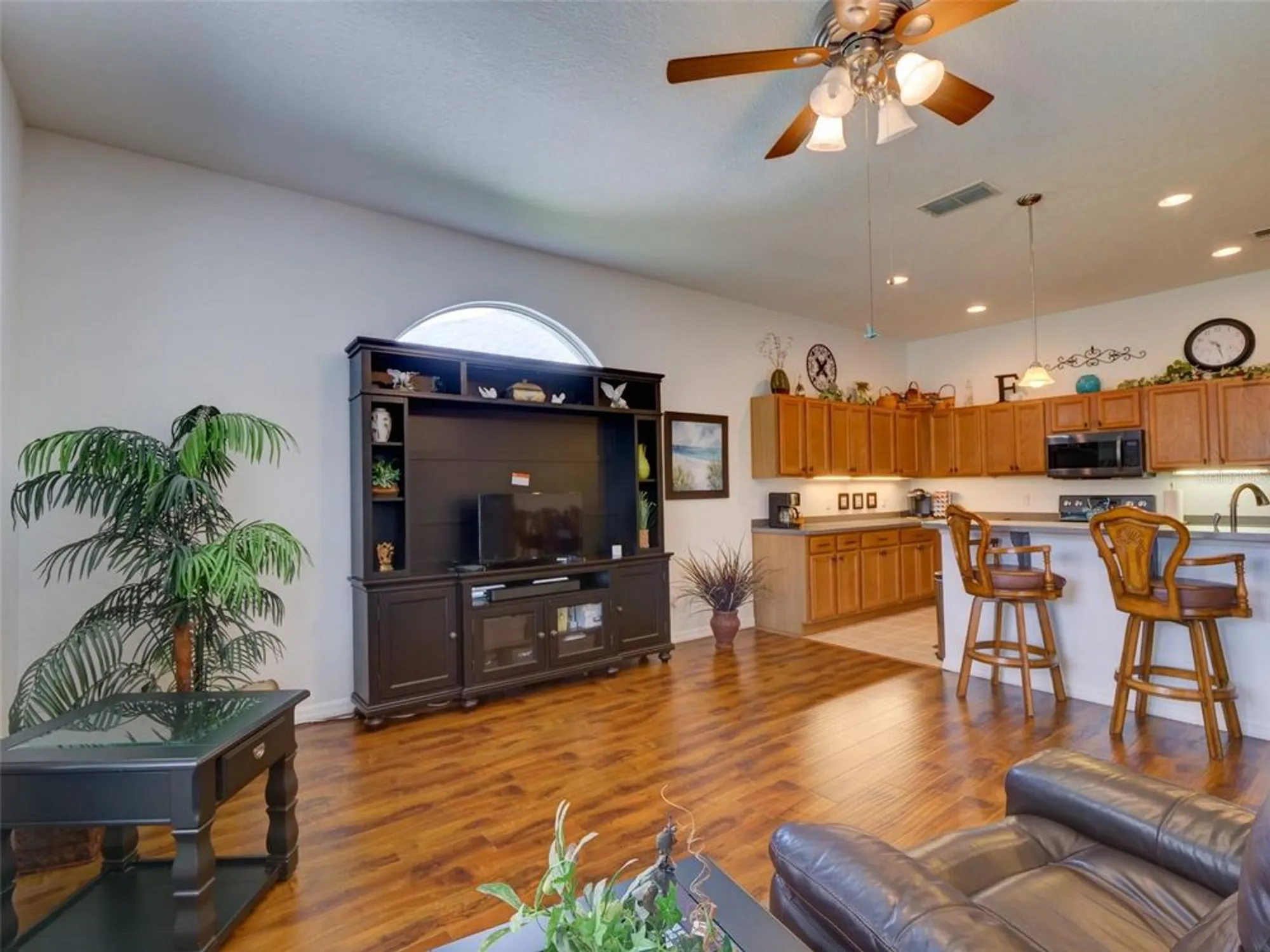 Property Slideshow image 9 of 30 | 25301 forest oak ct, Leesburg, FL, 34748