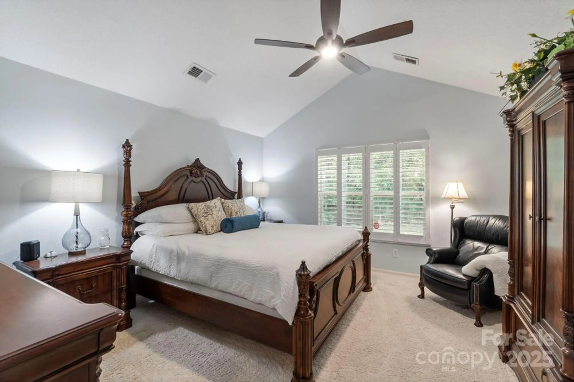 Property Slideshow image 10 of 31 | 2459 coltsview ln, Matthews, NC, 28105