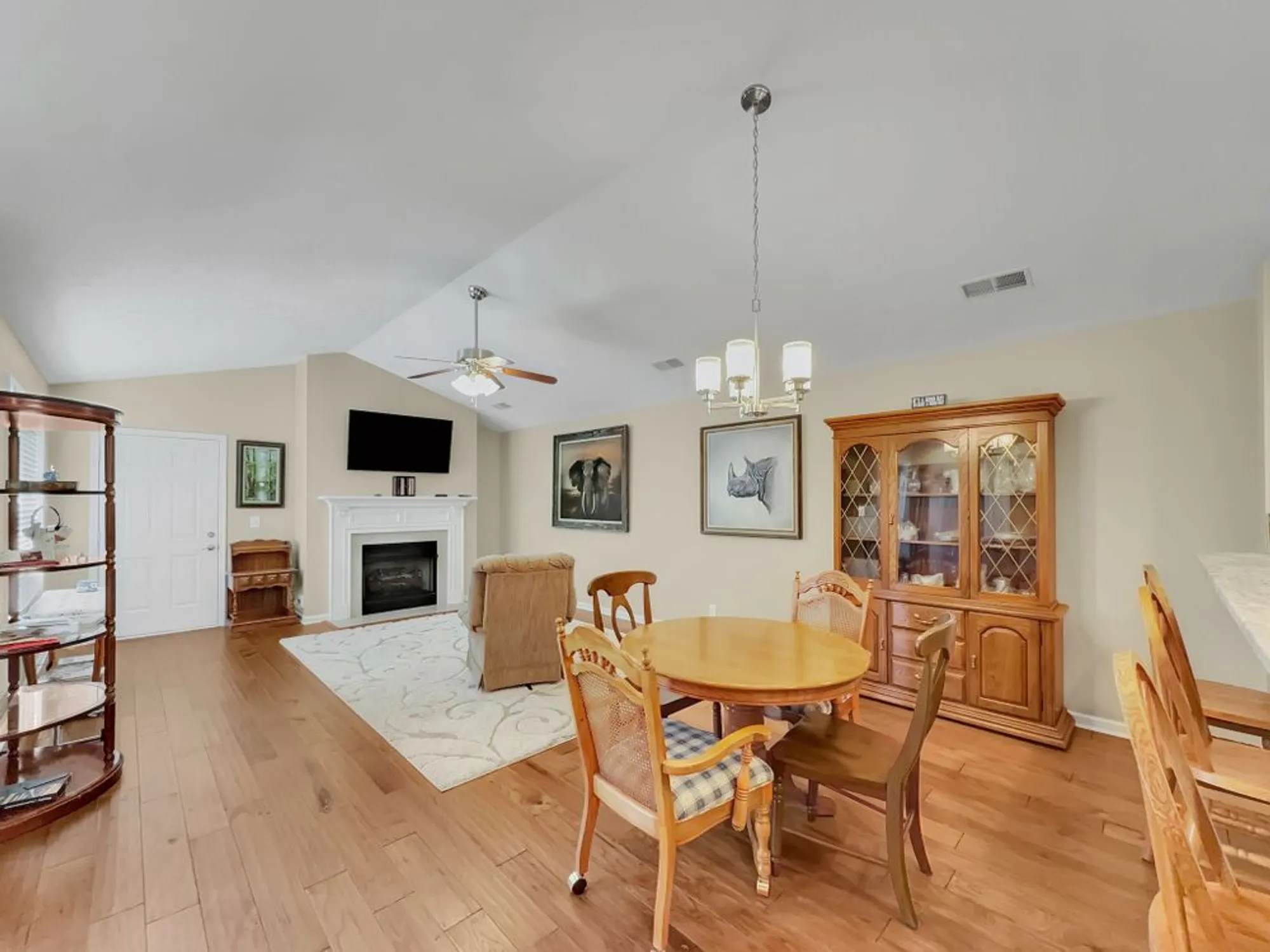 Property Slideshow image 3 of 30 | 395 devon chase hl unit 3804, Gallatin, TN, 37066