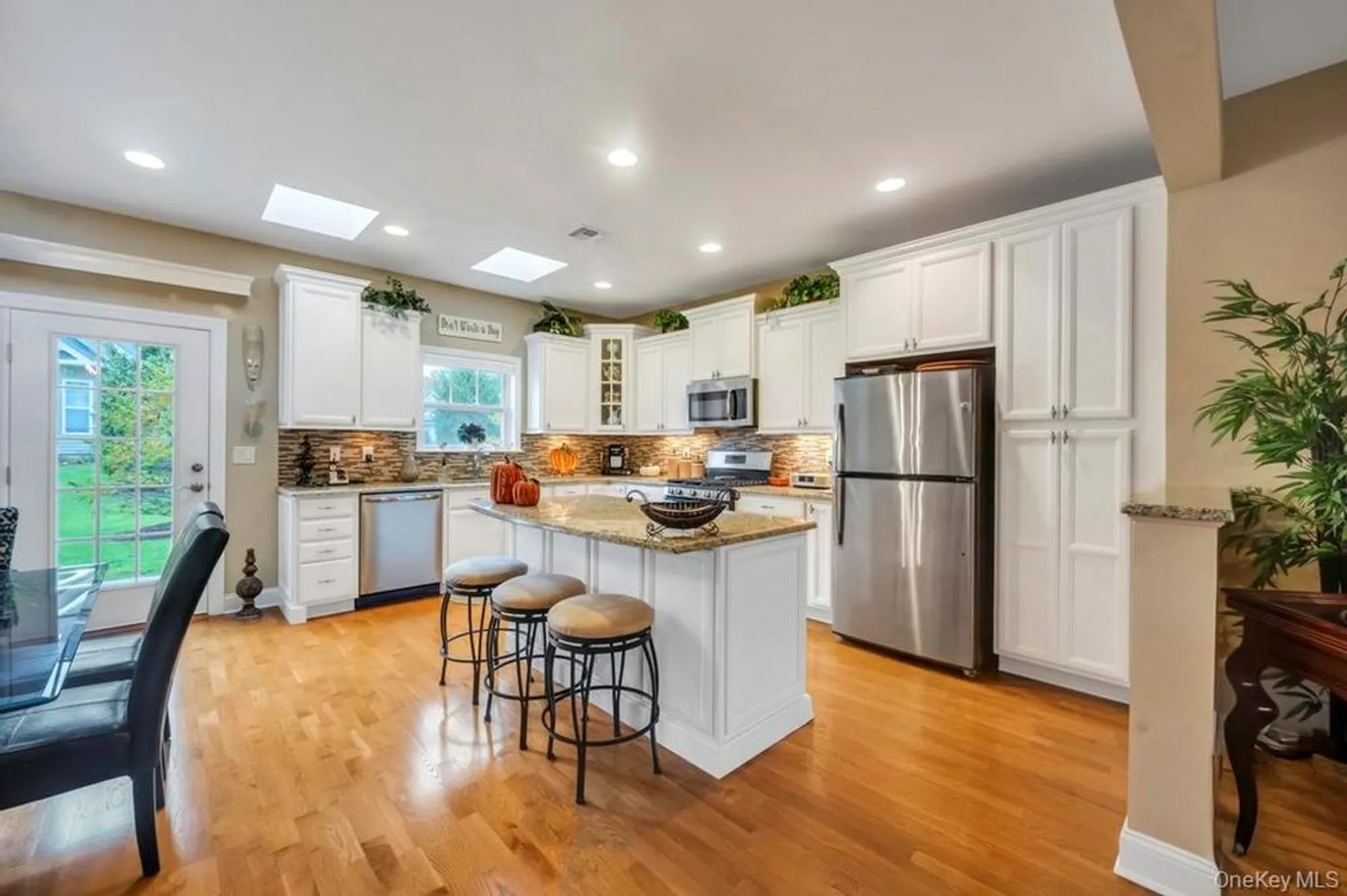 Property Slideshow image 21 of 42 | 4 haverton ct, Riverhead, NY, 11901