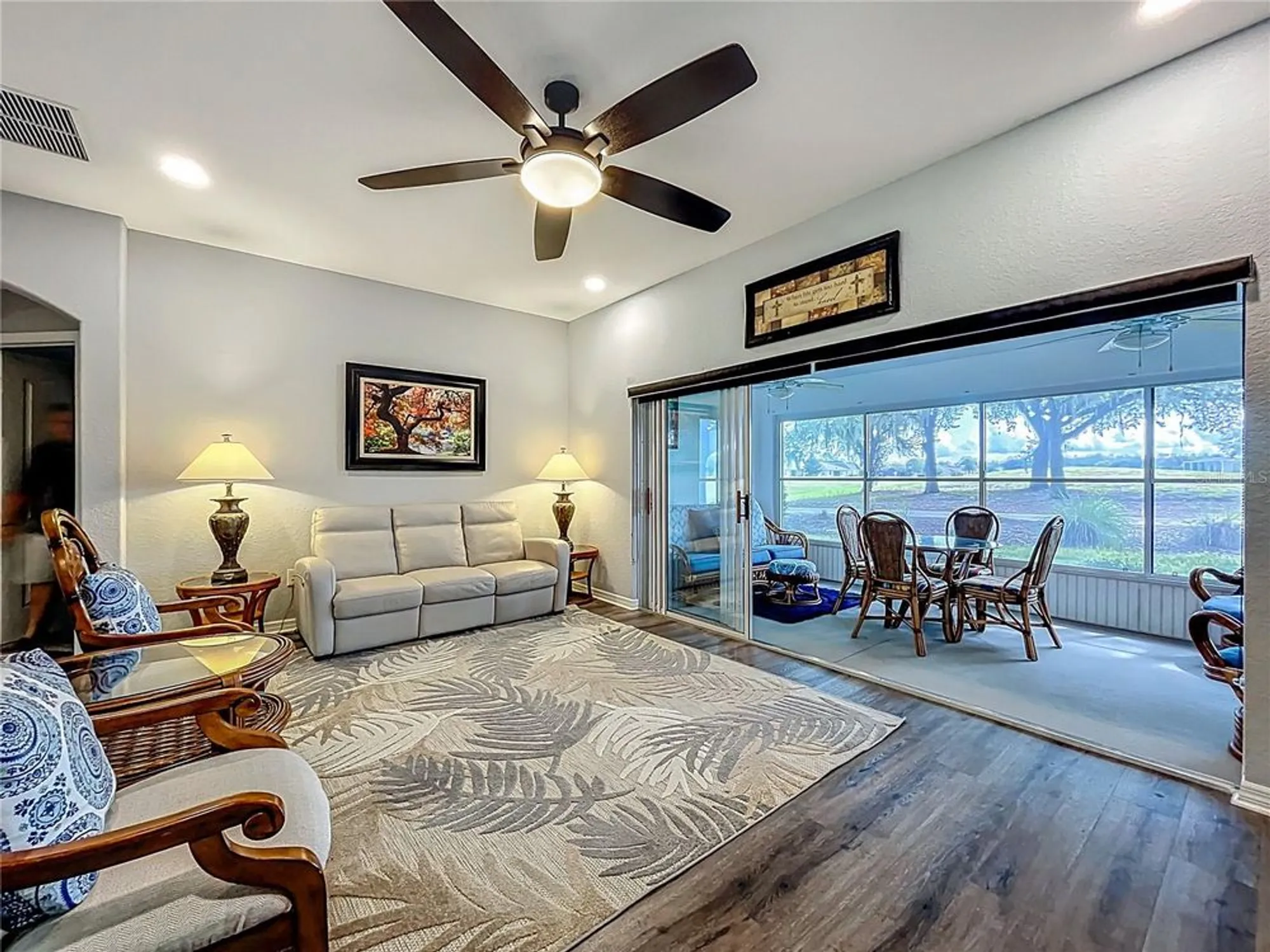 Property Slideshow image 12 of 49 | 27327 roanoke dr, Leesburg, FL, 34748
