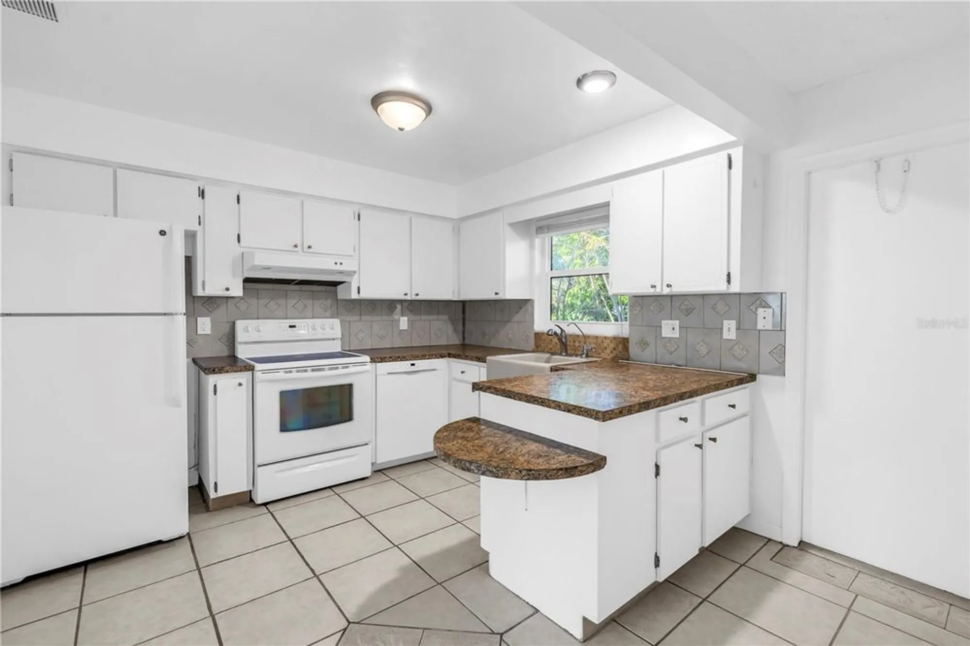 Property Slideshow image 18 of 39 | 7081 lafayette n # 7081, Pinellas Park, FL, 33781