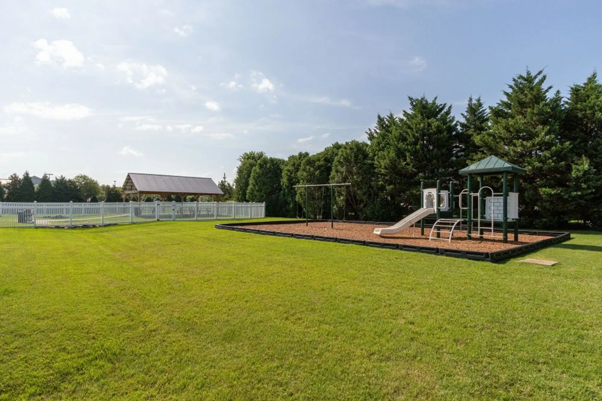 Property Slideshow image 32 of 36 | 327 forest glen cir, Murfreesboro, TN, 37128