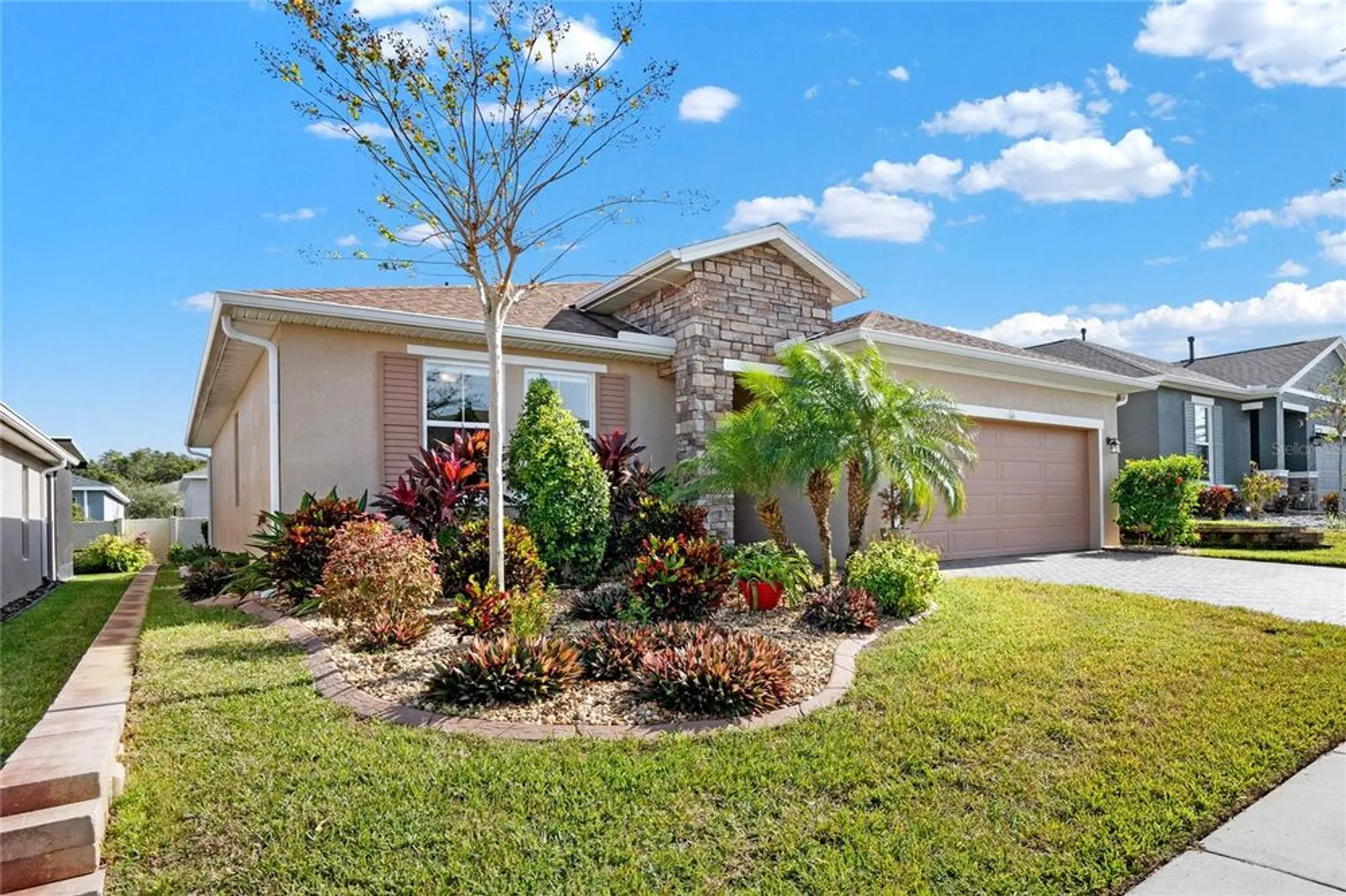 Property Slideshow image 2 of 57 | 440 alcove dr, Groveland, FL, 34736