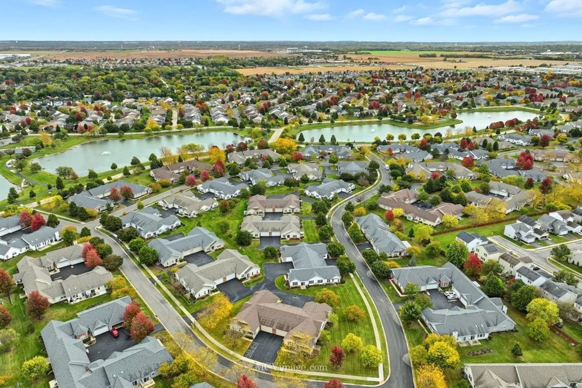 Property Slideshow image 25 of 34 | 21525 lake saint clair dr, Crest Hill, IL, 60403