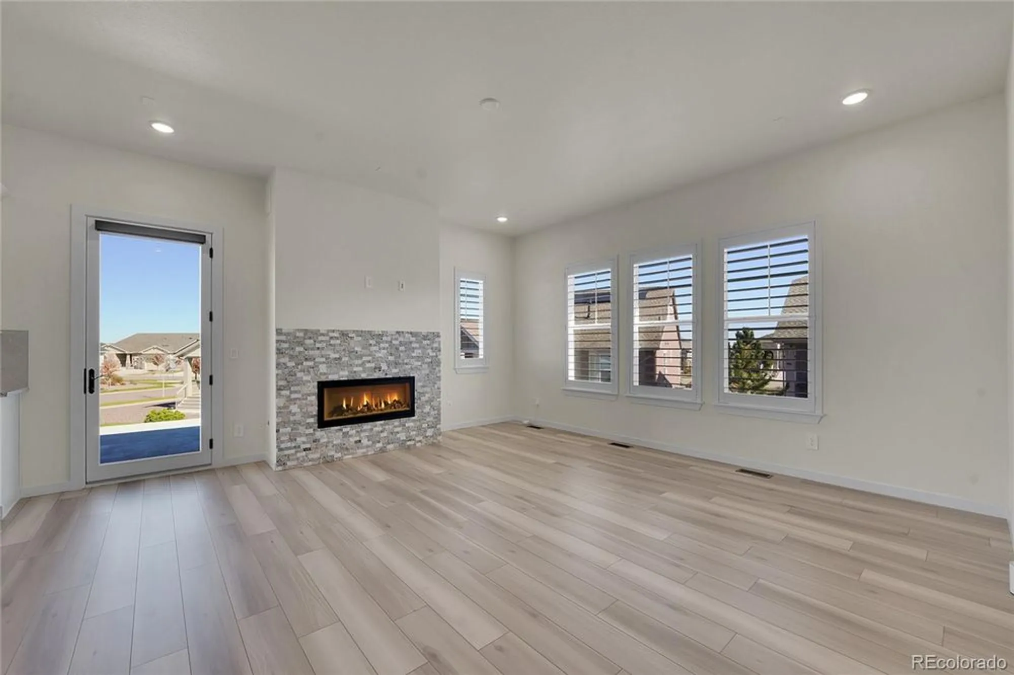 Property Slideshow image 8 of 44 | 8538 s quatar st, Aurora, CO, 80016