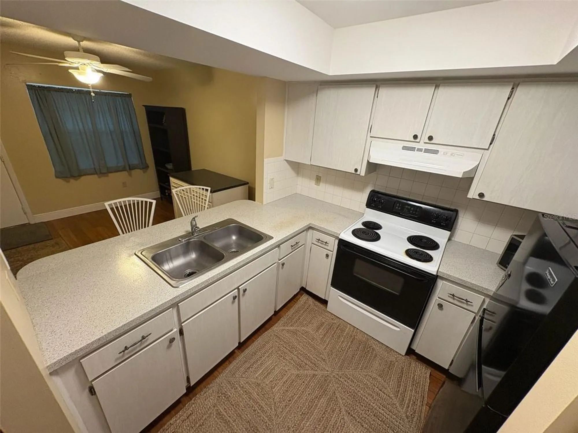 Property Slideshow image 19 of 29 | 1250 s pinellas ave 411, Tarpon Springs, FL, 34689