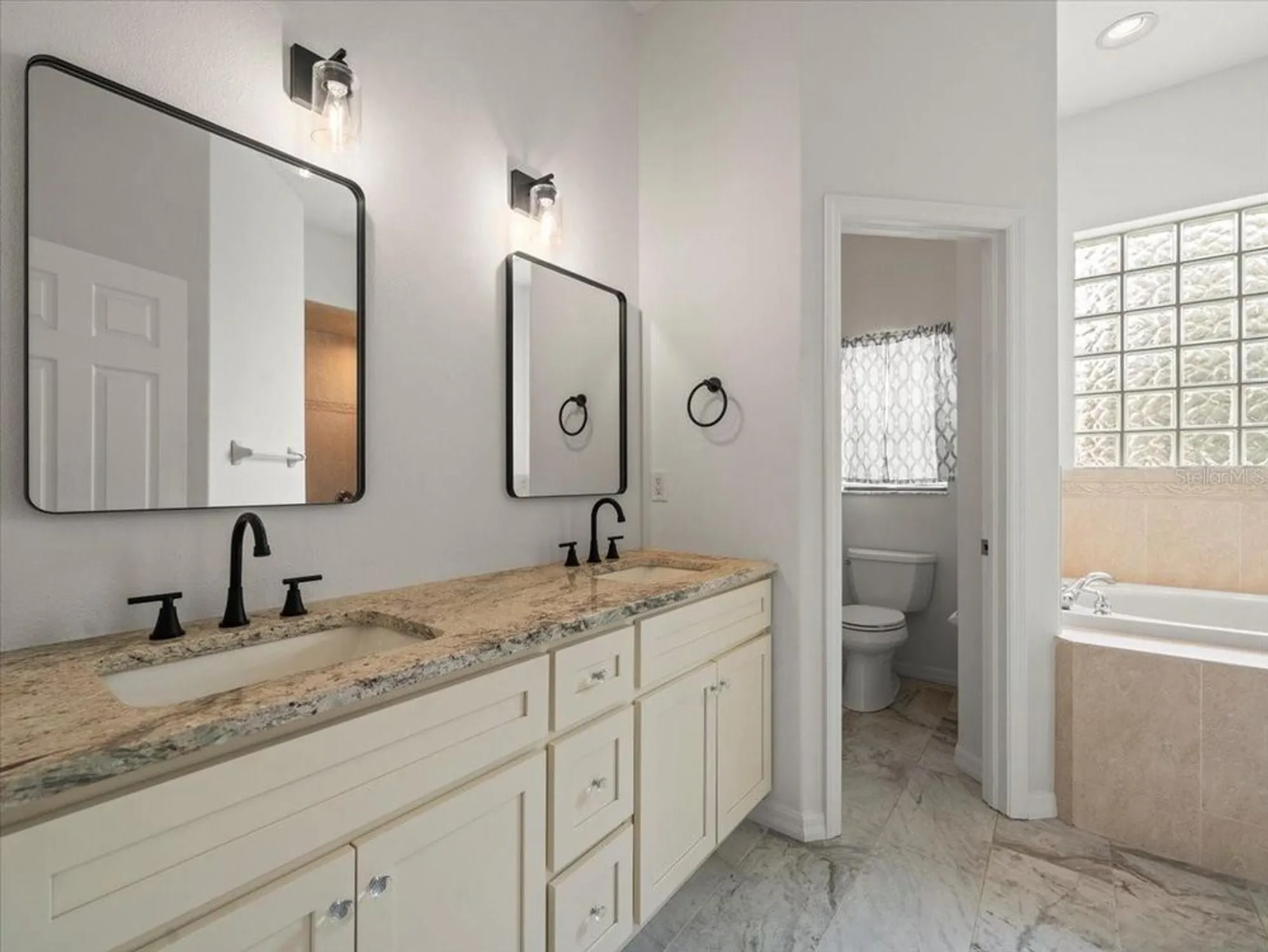 Property Slideshow image 23 of 54 | 9694 southern belle dr, Weeki Wachee, FL, 34613