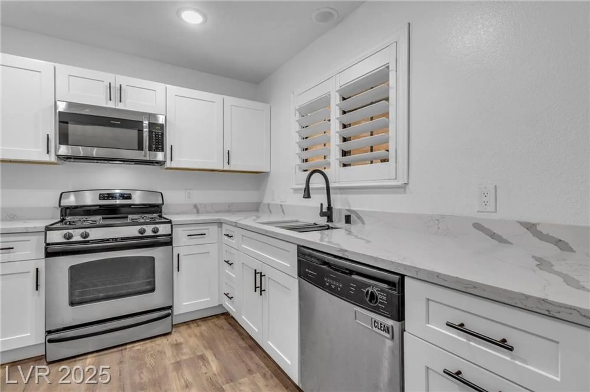 Property Slideshow image 4 of 17 | 2851 s valley view blvd 1098, Las Vegas, NV, 89102