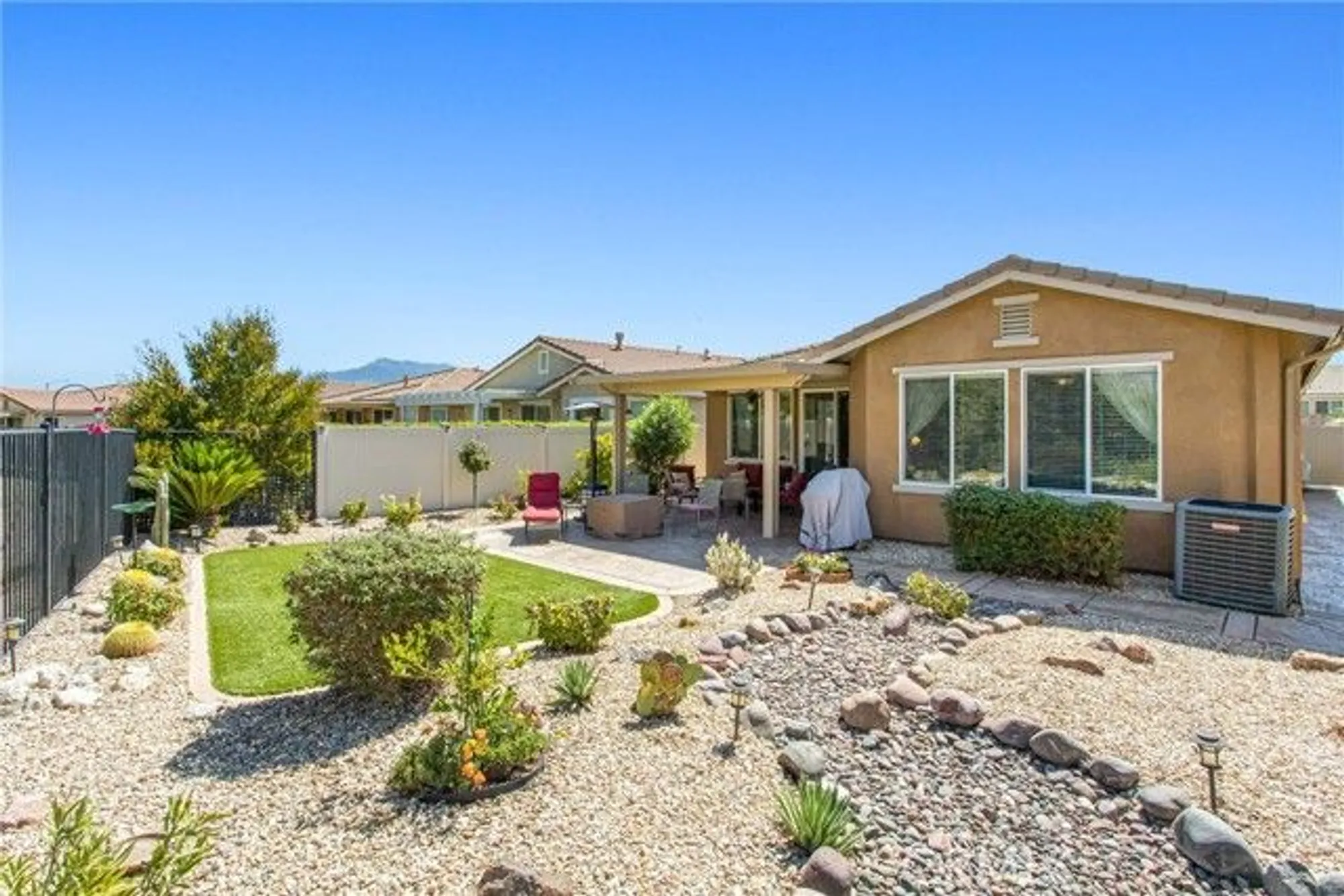 Property Slideshow image 26 of 50 | 1476 signal peak, Beaumont, CA, 92223