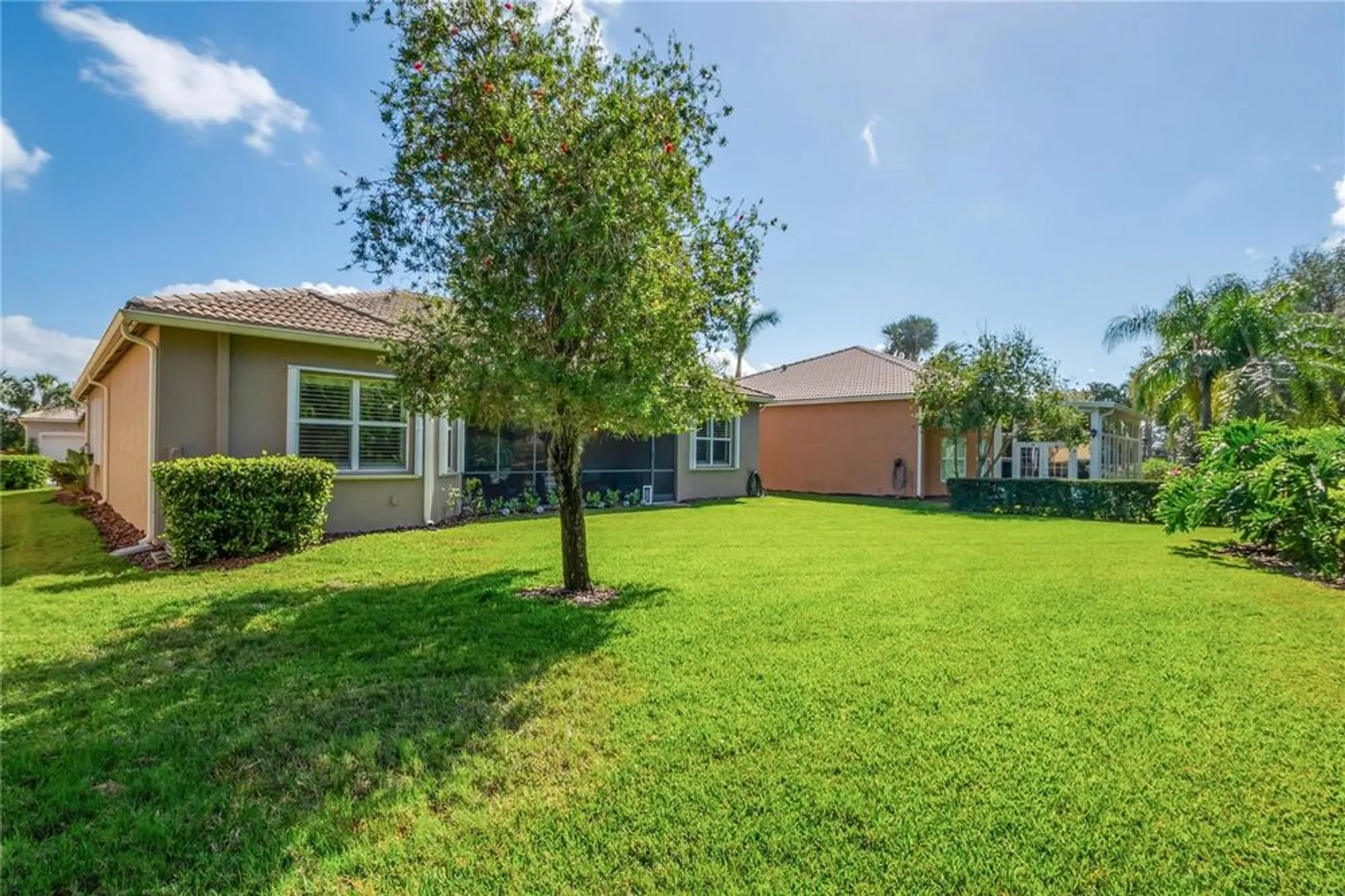 Property Slideshow image 31 of 48 | 4946 sapphire sound dr, Wimauma, FL, 33598