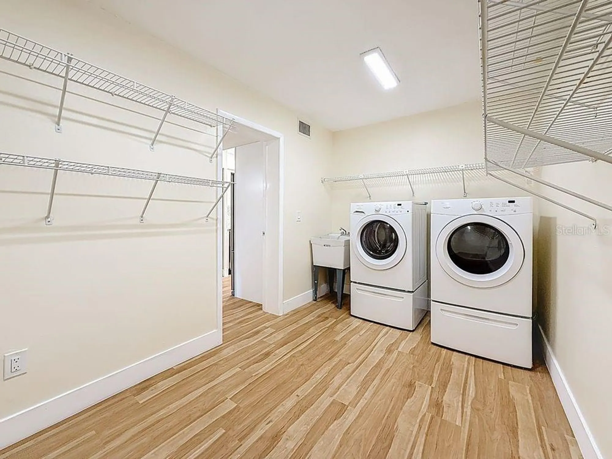 Property Slideshow image 21 of 50 | 8198 terrace garden dr n unit 407, St Petersburg, FL, 33709