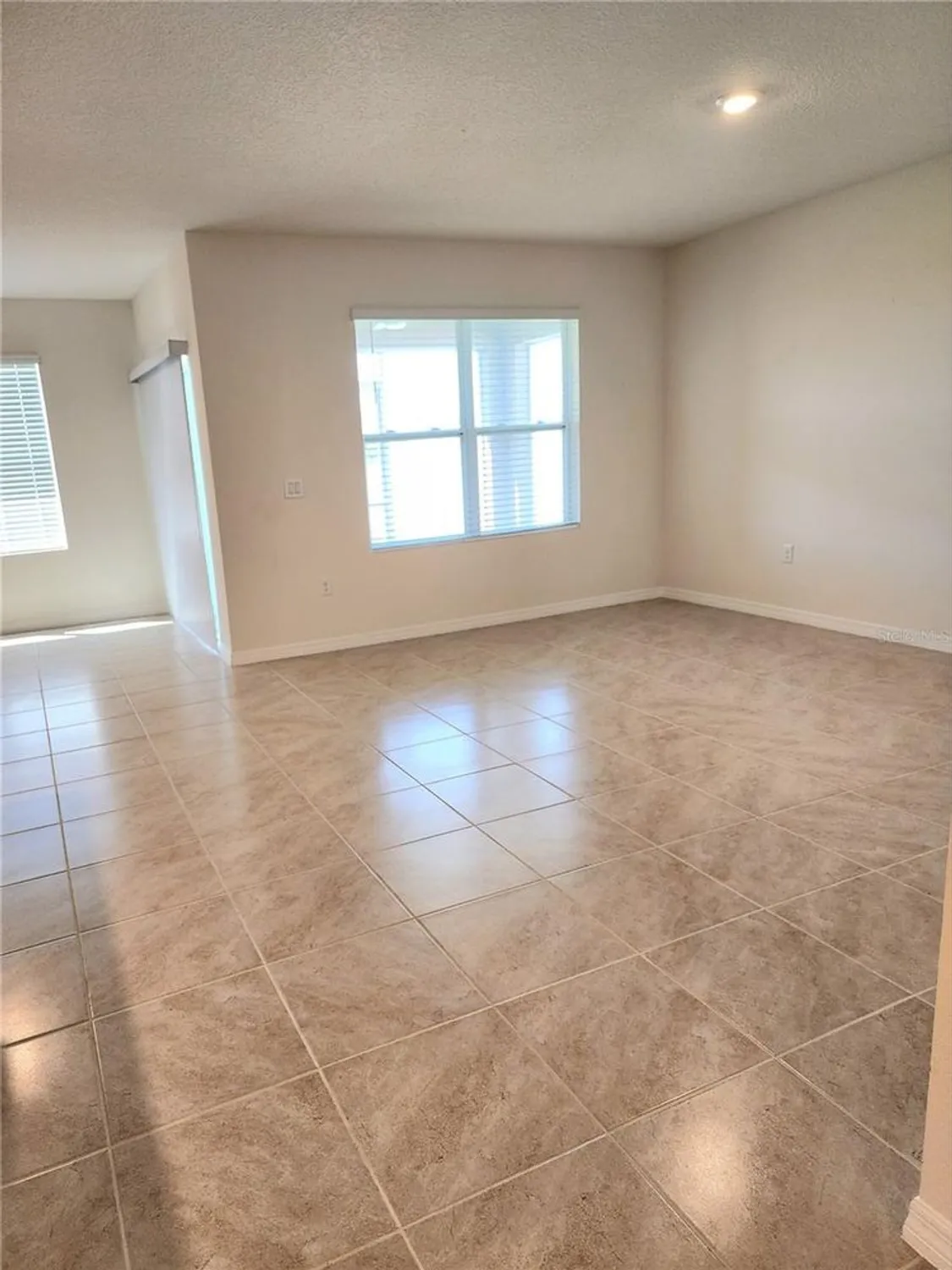 Property Slideshow image 9 of 20 | 2795 grandbury grove rd, Lakeland, FL, 33811