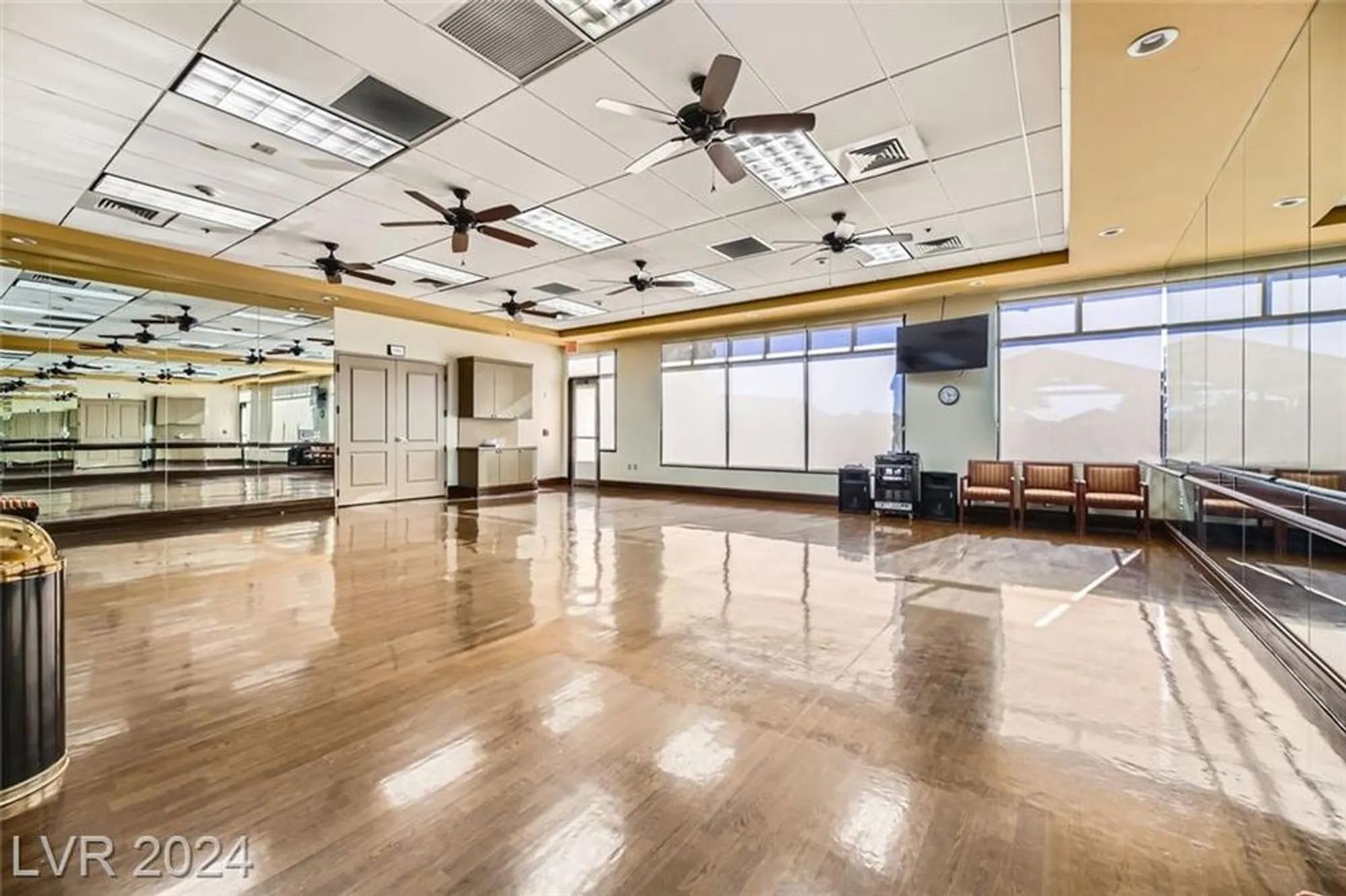 Property Slideshow image 28 of 32 | 3306 american mustang ct, Las Vegas, NV, 89122