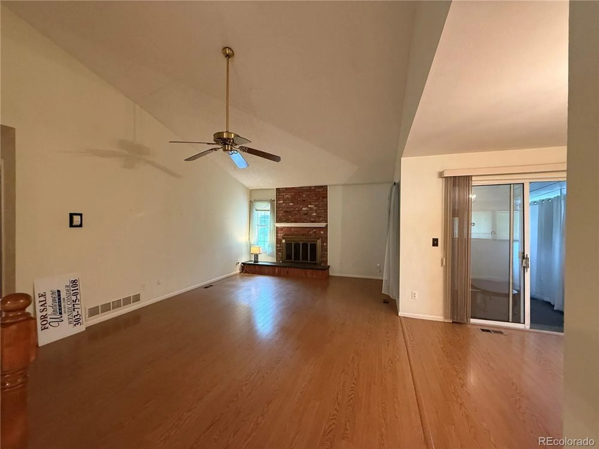 Property Slideshow image 6 of 28 | 13922 e linvale pl, Aurora, CO, 80014