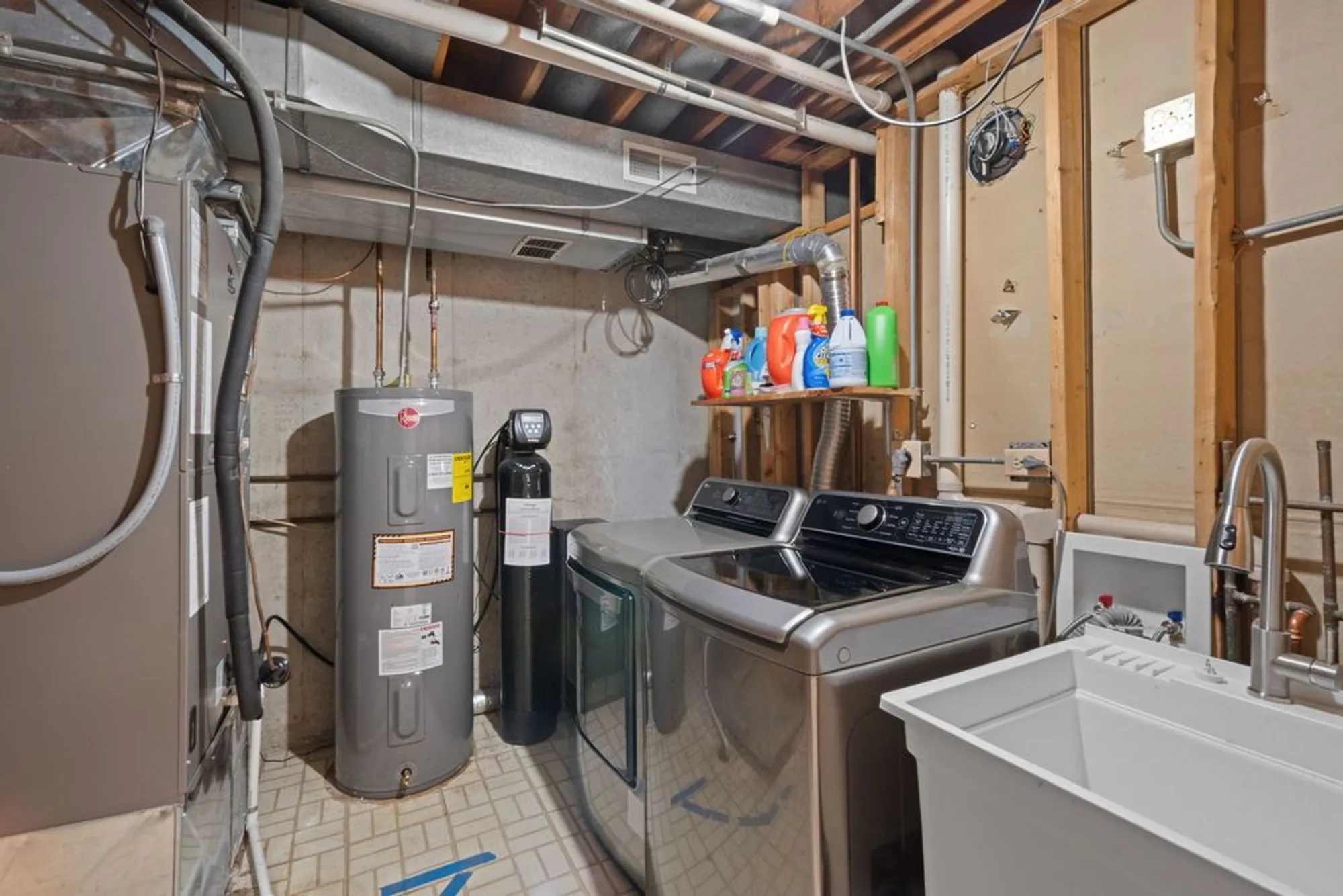 Property Slideshow image 23 of 31 | 429 valley view rd, Lake Barrington, IL, 60010