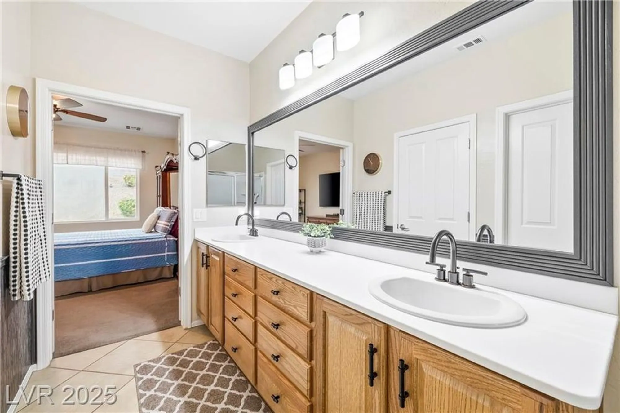 Property Slideshow image 20 of 44 | 2544 solera sky dr, Henderson, NV, 89044