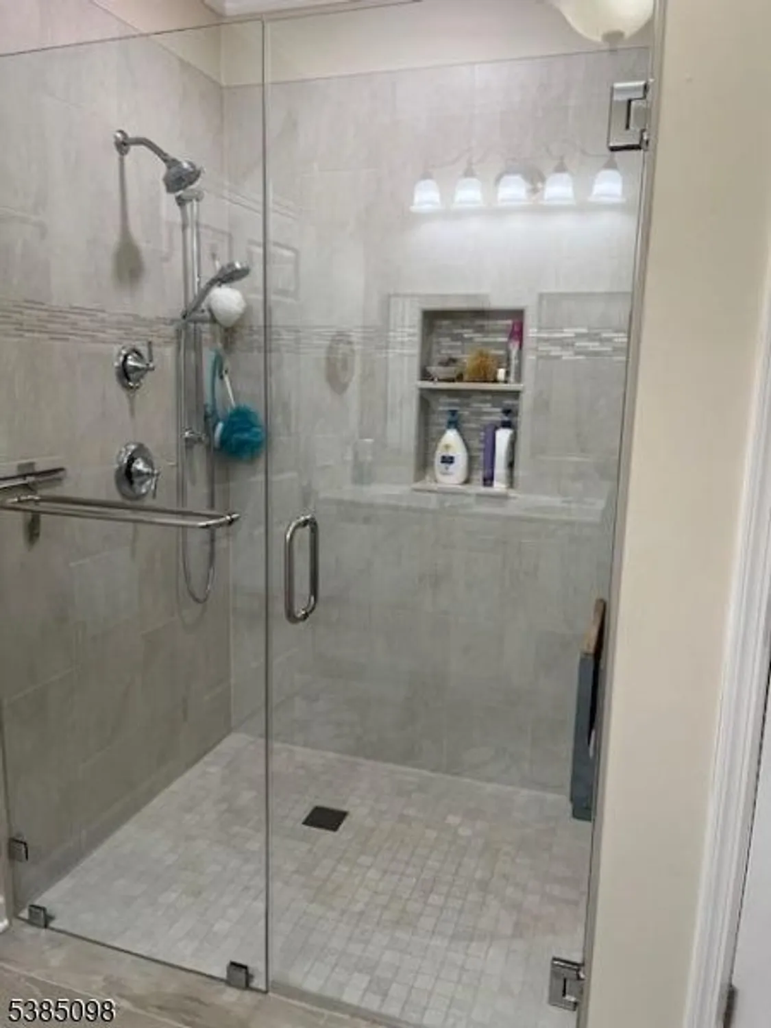 Property Slideshow image 12 of 28 | 38 ridgeview ln, Mount Arlington, NJ, 07856