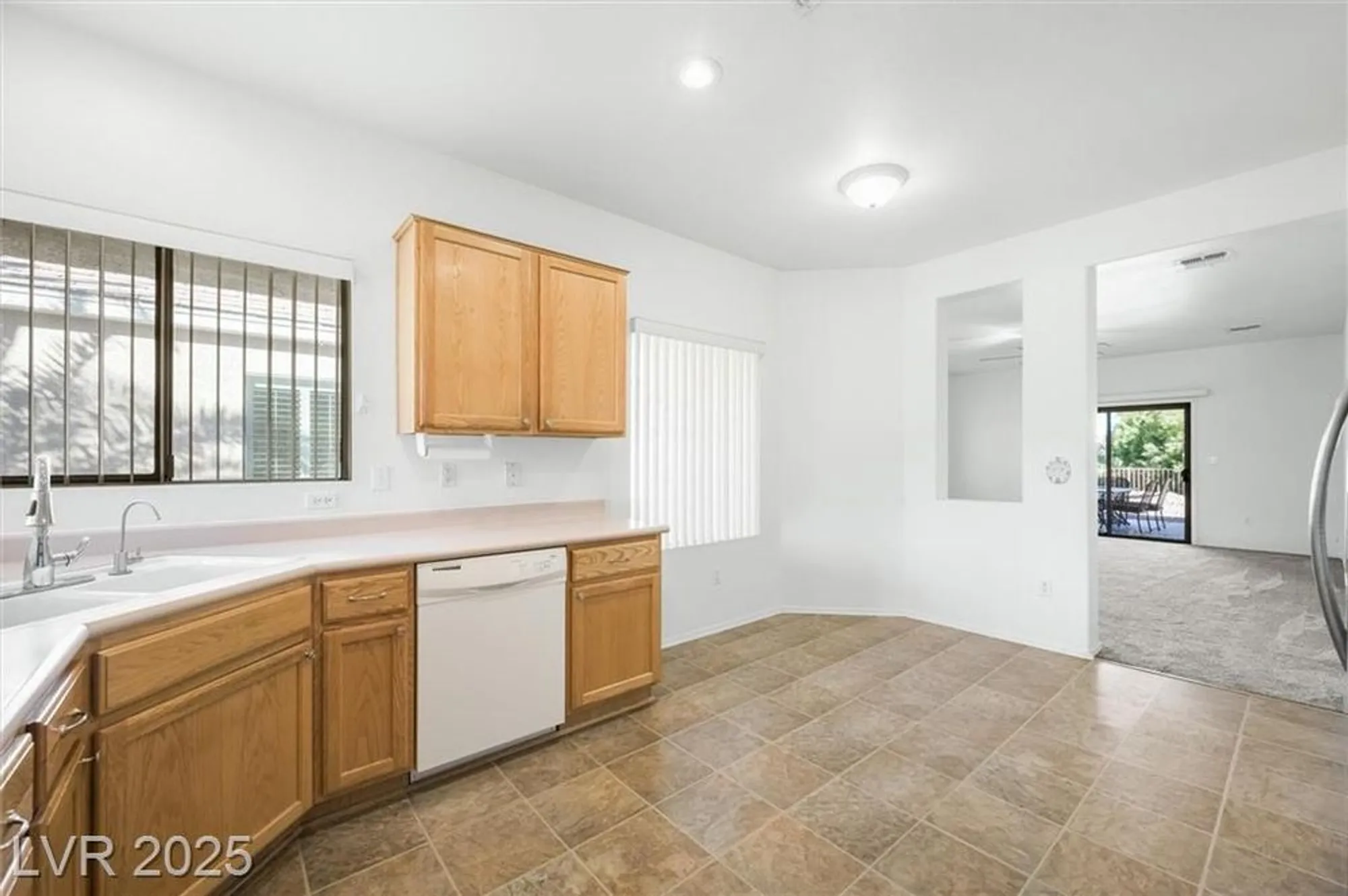 Property Slideshow image 18 of 34 | 2134 desert woods dr, Henderson, NV, 89012