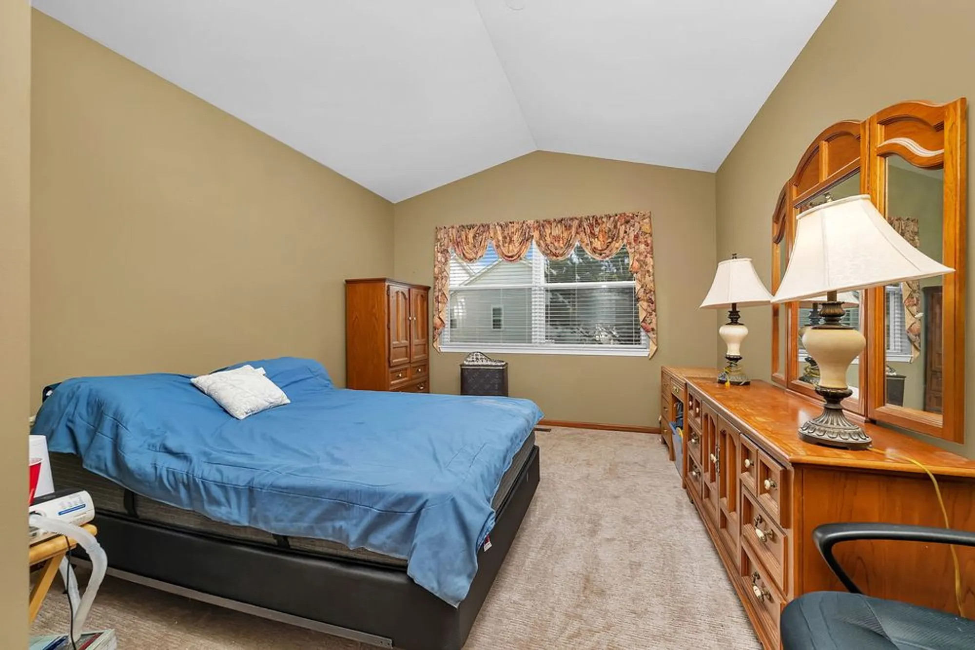 Property Slideshow image 16 of 28 | 746 s mecosta ln, Romeoville, IL, 60446