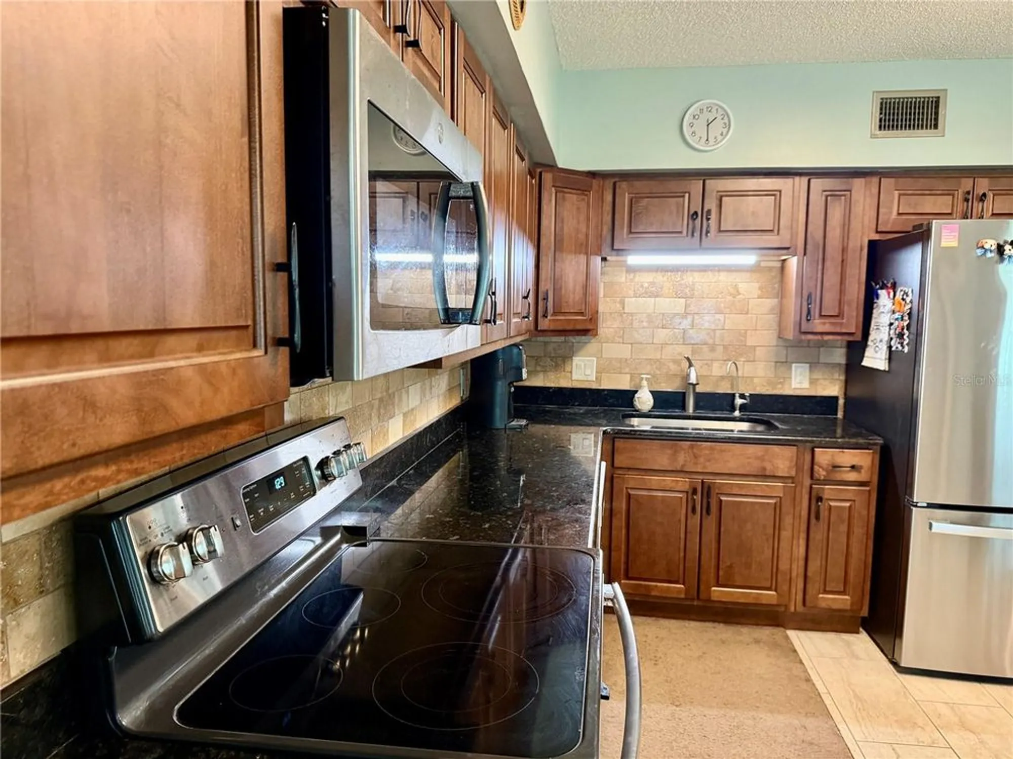 Property Slideshow image 21 of 49 | 2293 swedish dr 21, Clearwater, FL, 33763