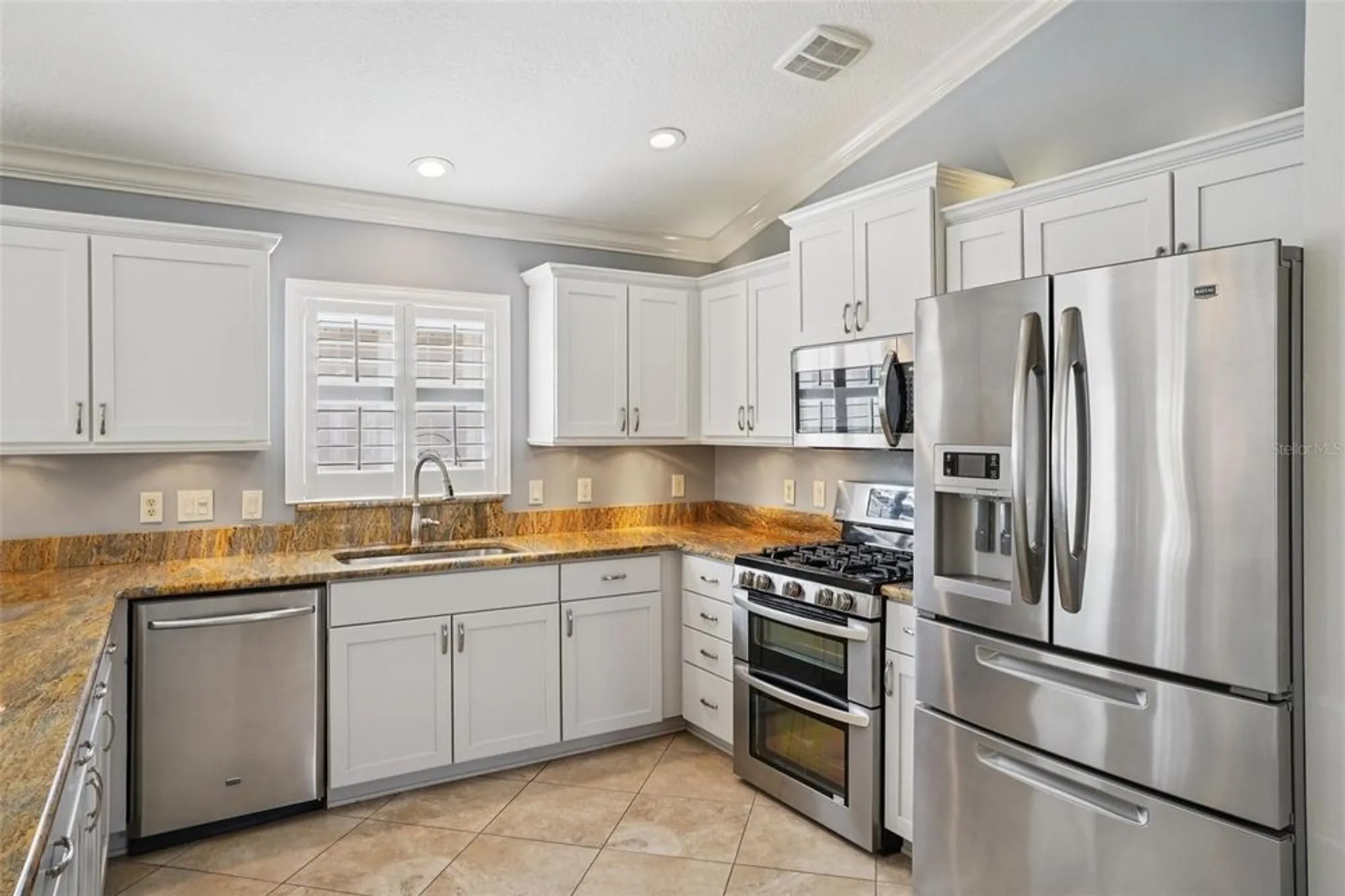 Property Slideshow image 12 of 52 | 1868 dalton dr, The Villages, FL, 32162