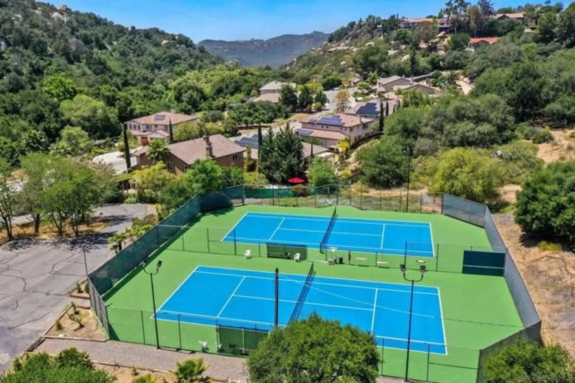 Property Slideshow image 26 of 34 | 10562 aspen gln, Escondido, CA, 92026