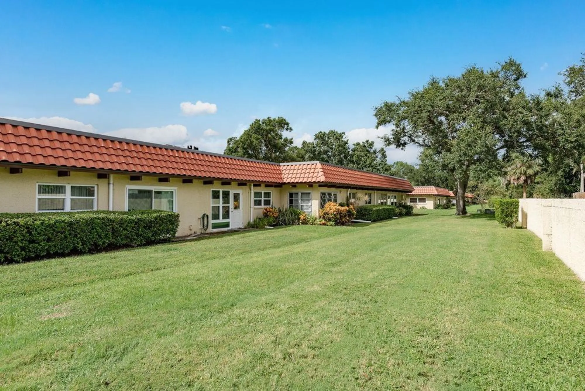 Property Slideshow image 21 of 29 | 1701 pinehurst rd 19e, Dunedin, FL, 34698