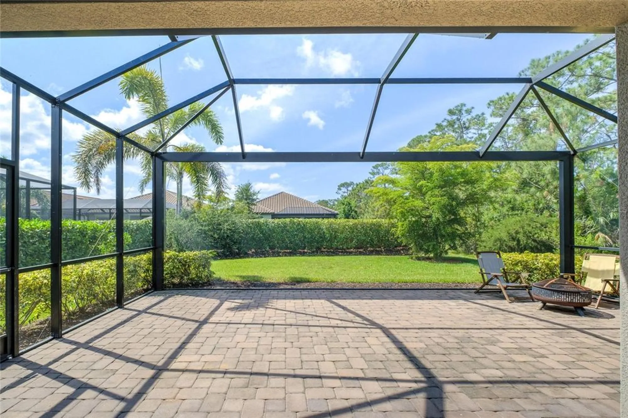 Property Slideshow image 10 of 46 | 5301 bartolomeo st, Sarasota, FL, 34238