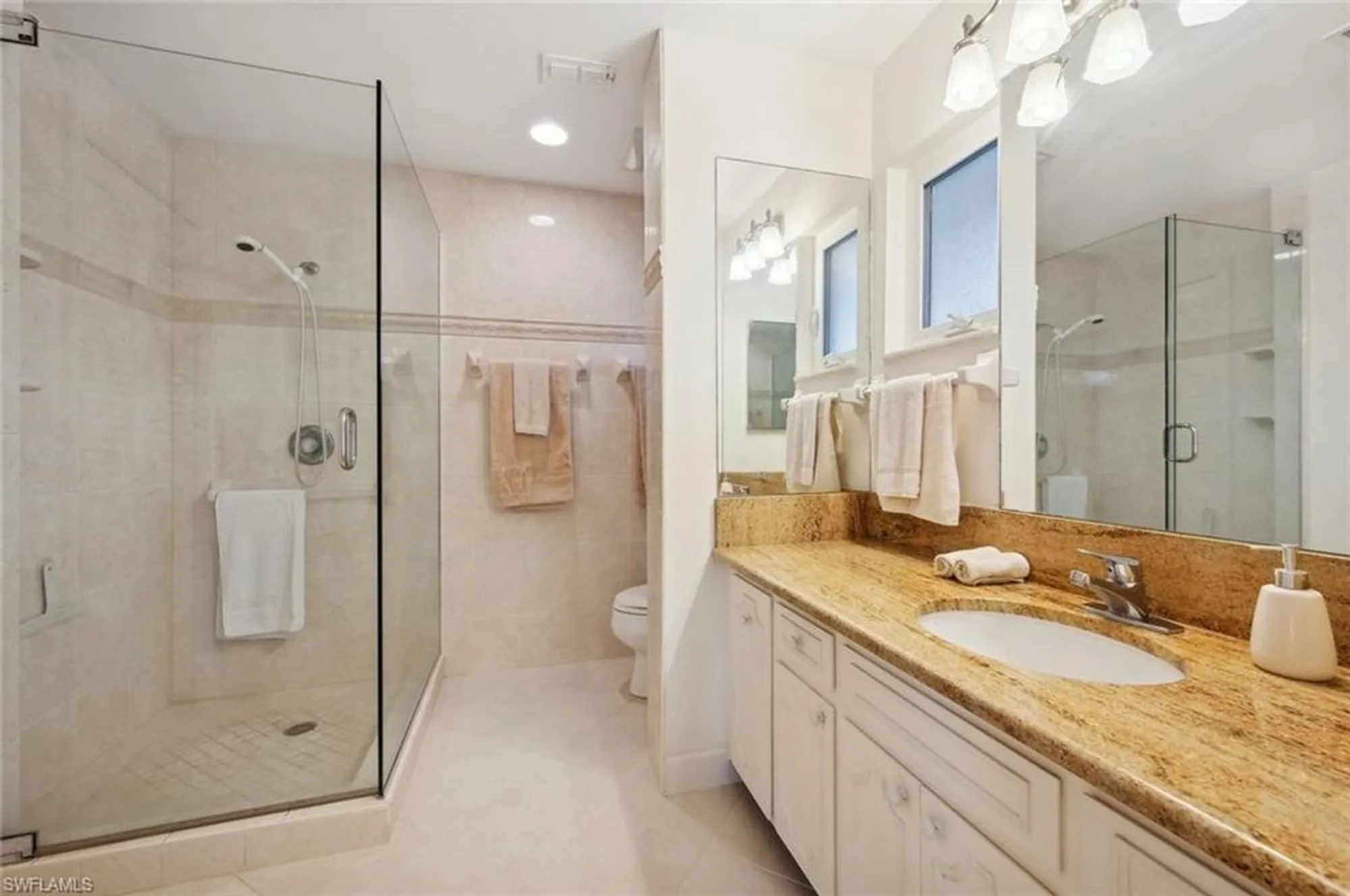 Property Slideshow image 15 of 28 | 2246 gulf shore blvd l2, Naples, FL, 34102
