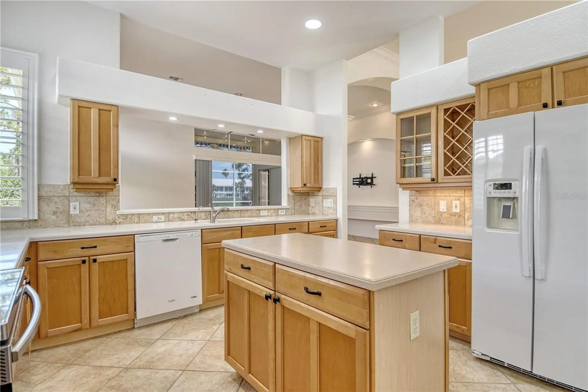 Property Slideshow image 9 of 52 | 340 bermuda ct 5, Venice, FL, 34293