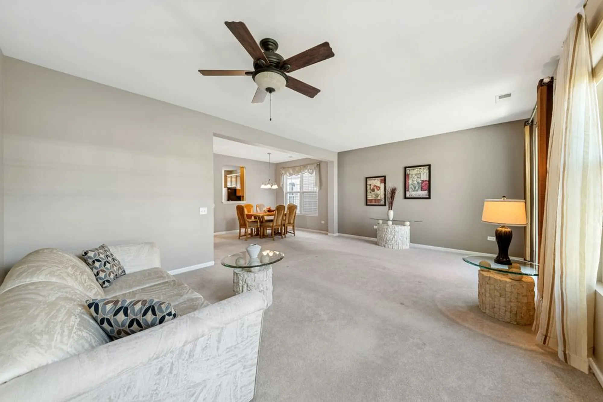 Property Slideshow image 7 of 19 | 2864 edgewater dr, Elgin, IL, 60124