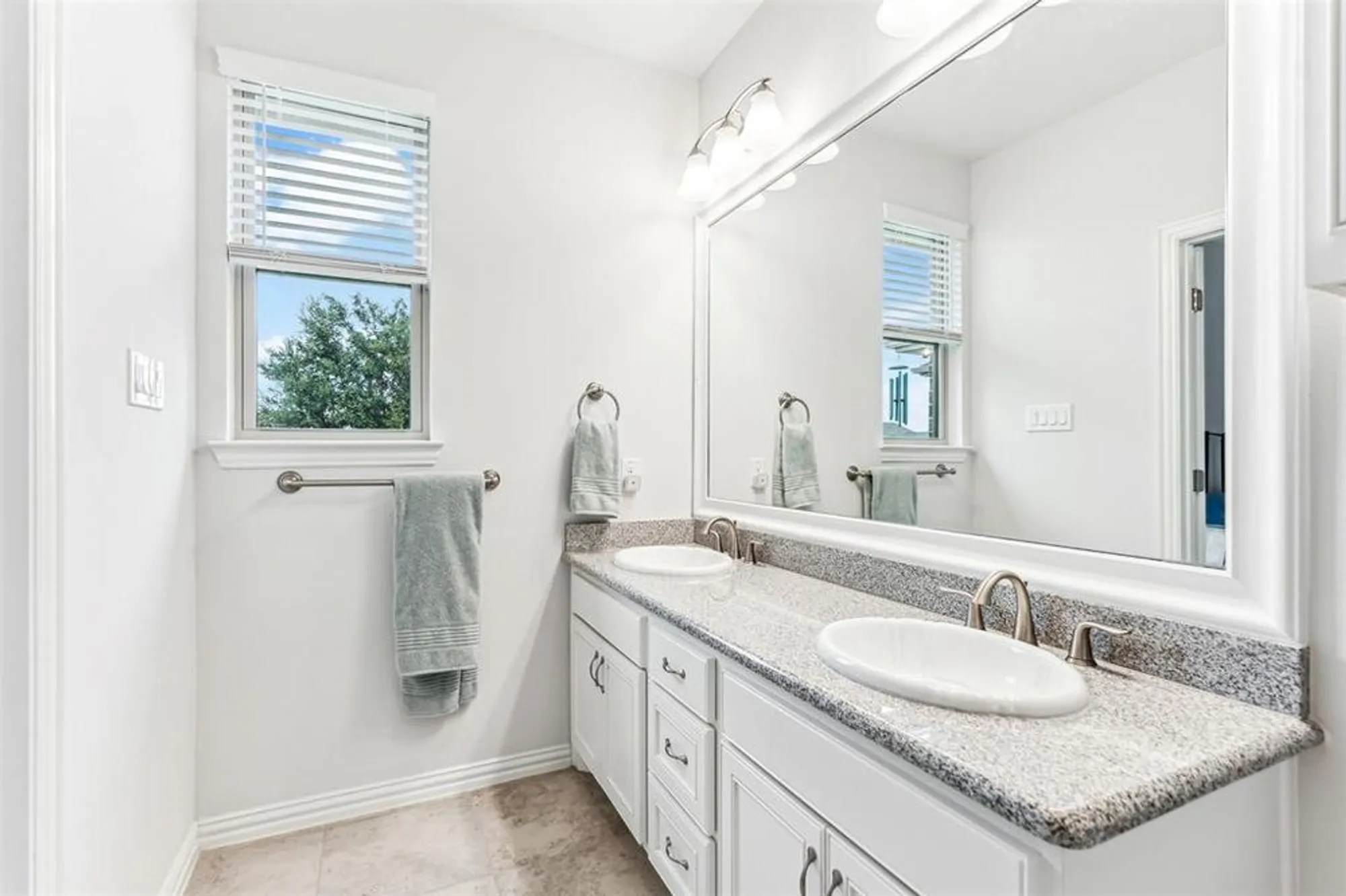 Property Slideshow image 23 of 40 | 2115 ladera way 2115, Mansfield, TX, 76063