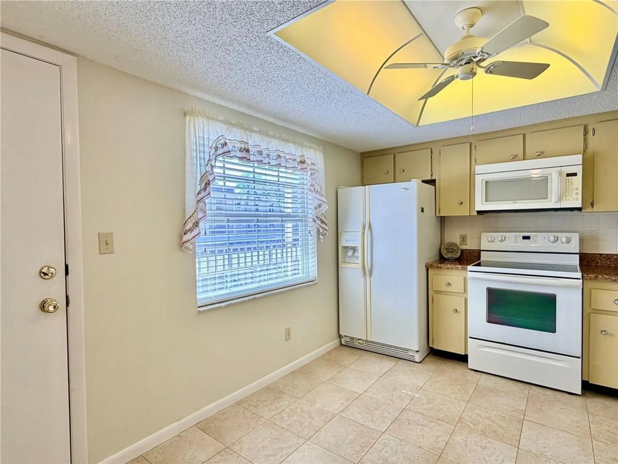 Property Slideshow image 13 of 30 | 851 maple ct 209, Dunedin, FL, 34698