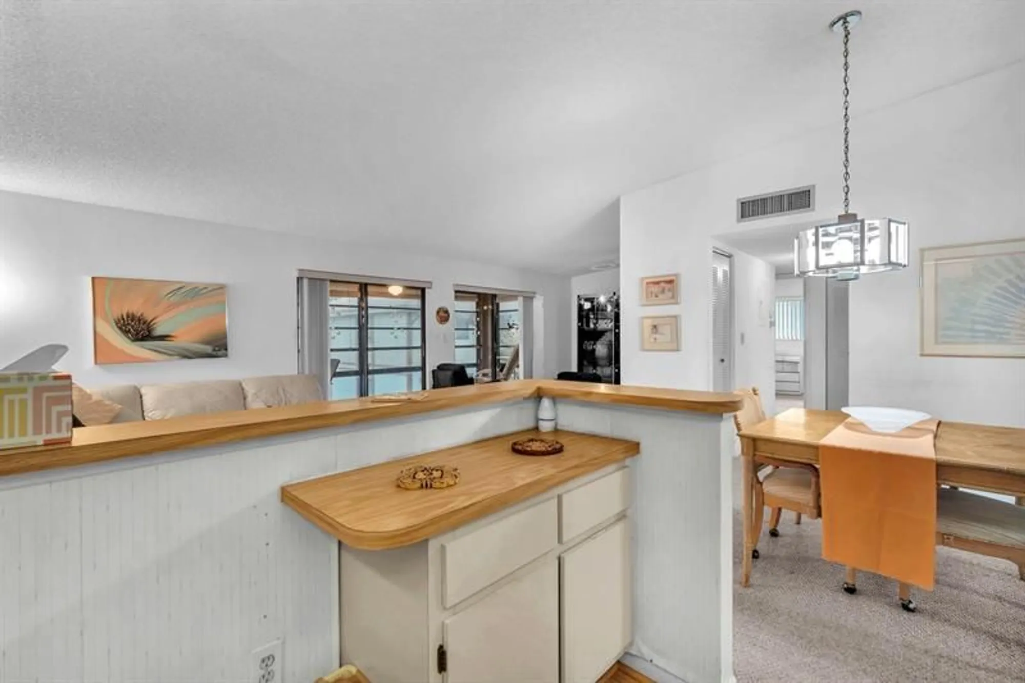 Property Slideshow image 6 of 31 | 10419 e clairmont cir 205, Tamarac, FL, 33321