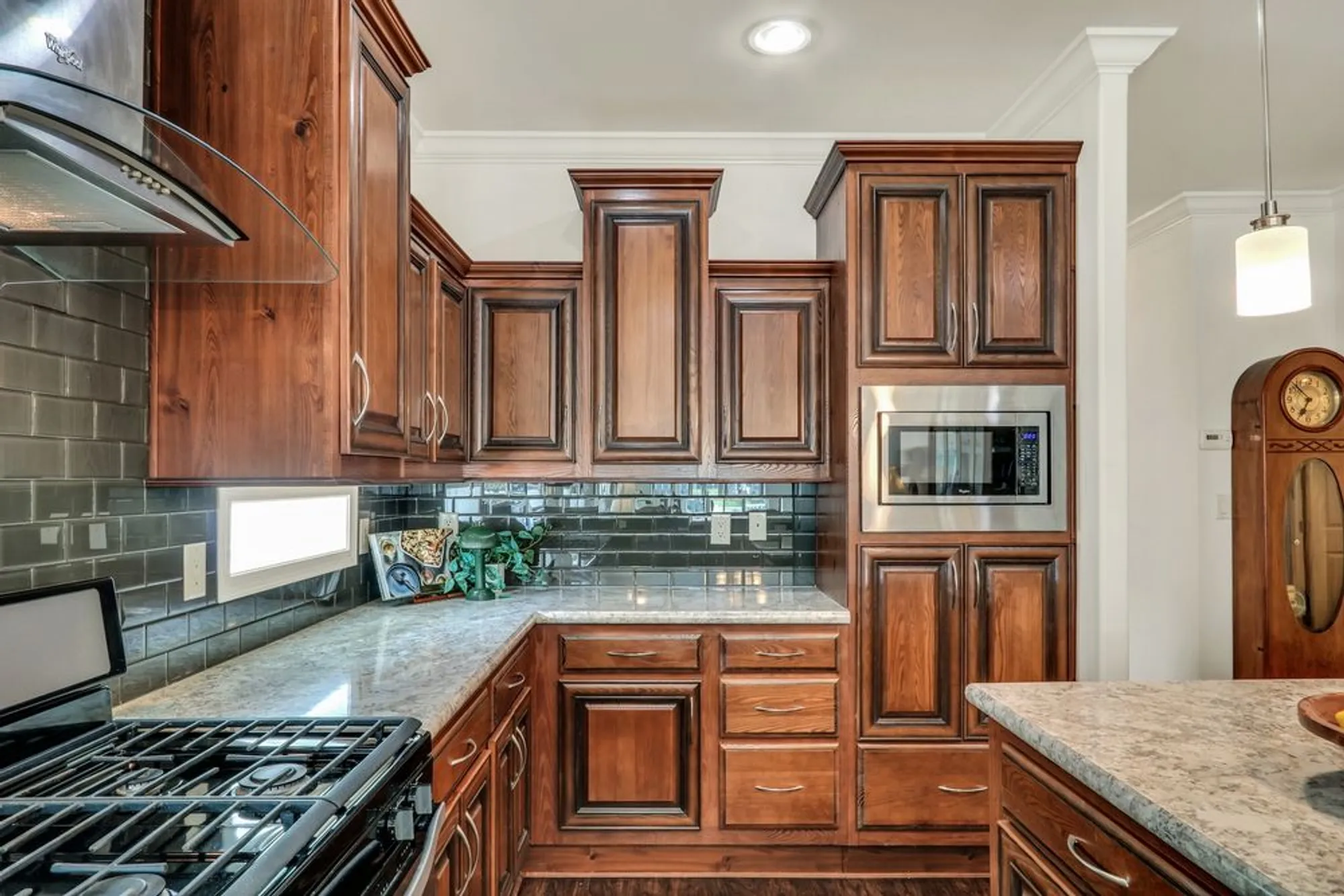 Property Slideshow image 4 of 24 | 305 legacy ct, Grayslake, IL, 60030