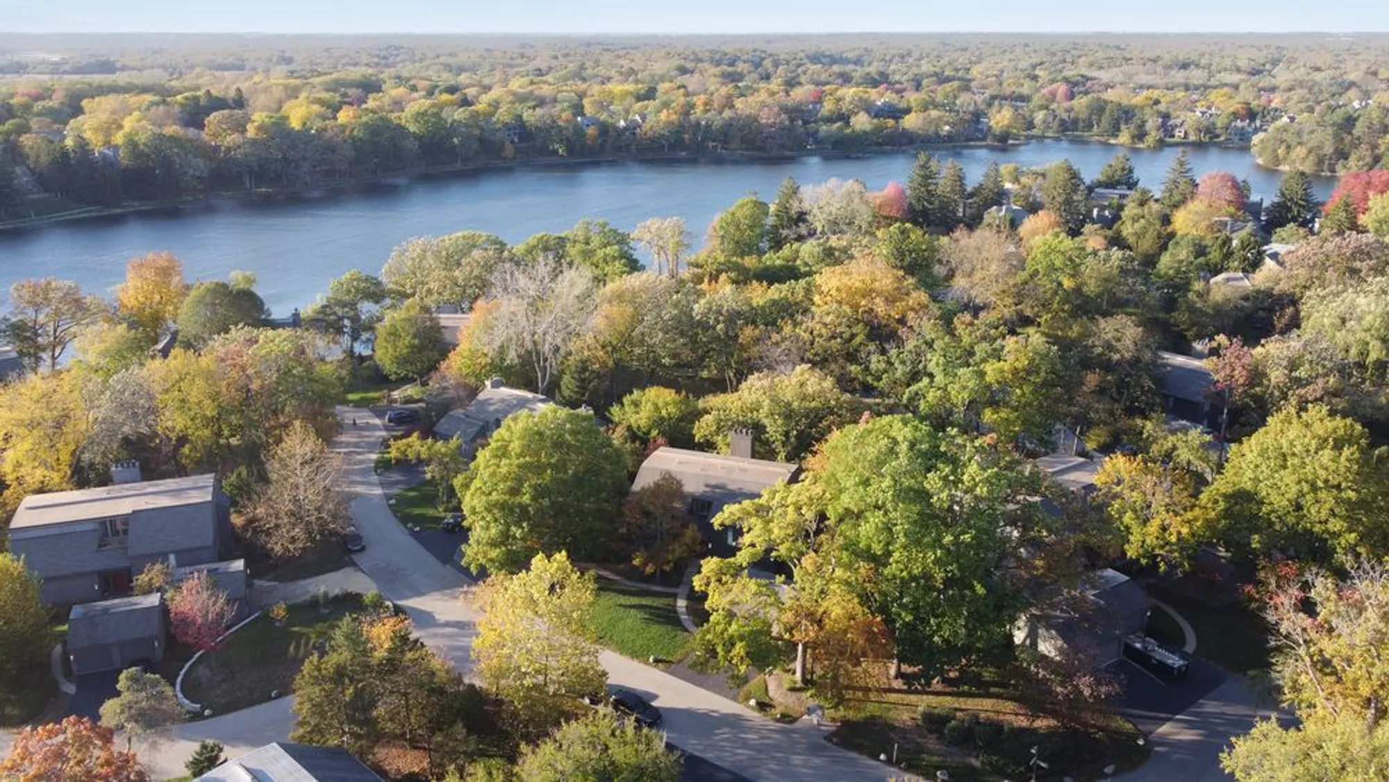 Property Slideshow image 28 of 37 | 294 mallard pt a, Lake Barrington, IL, 60010