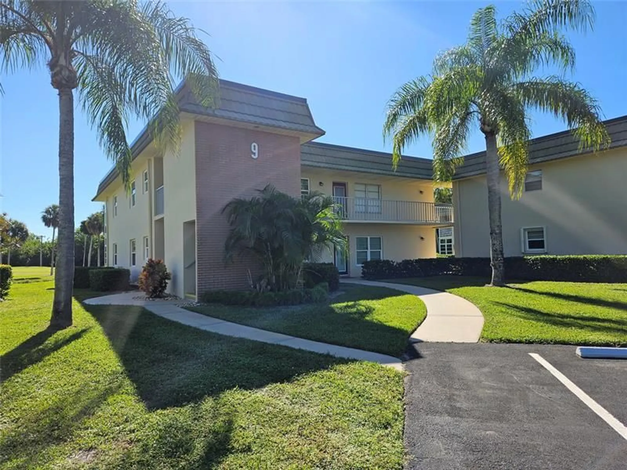Property Slideshow image 1 of 49 | 9 vista gardens trl 106, Vero Beach, FL, 32962