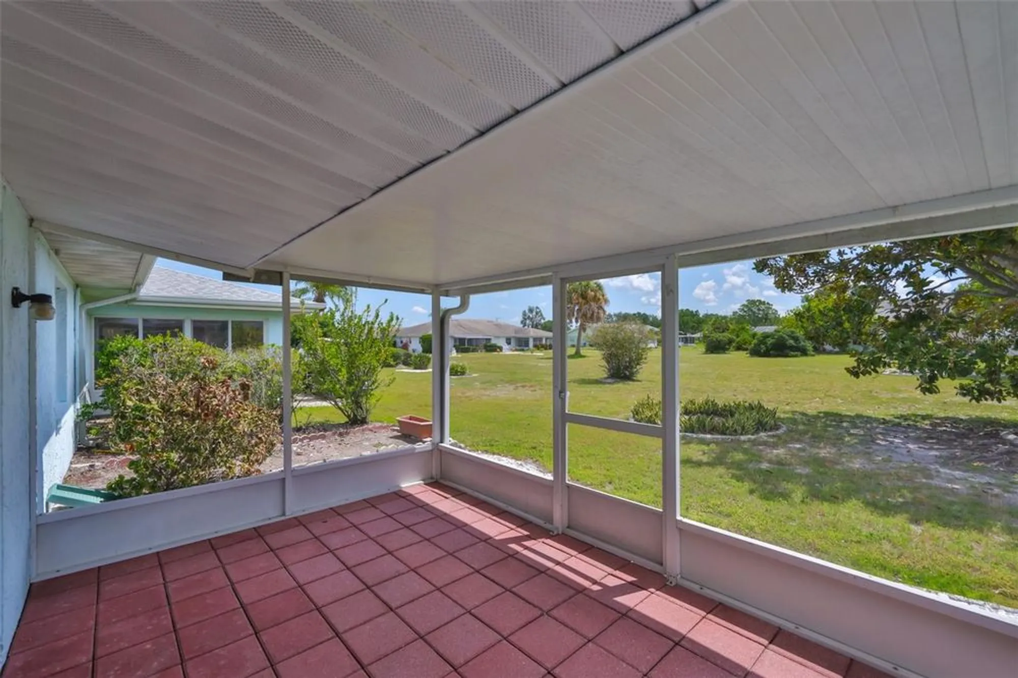 Property Slideshow image 35 of 47 | 1219 wild feather ln, Sun City Center, FL, 33573