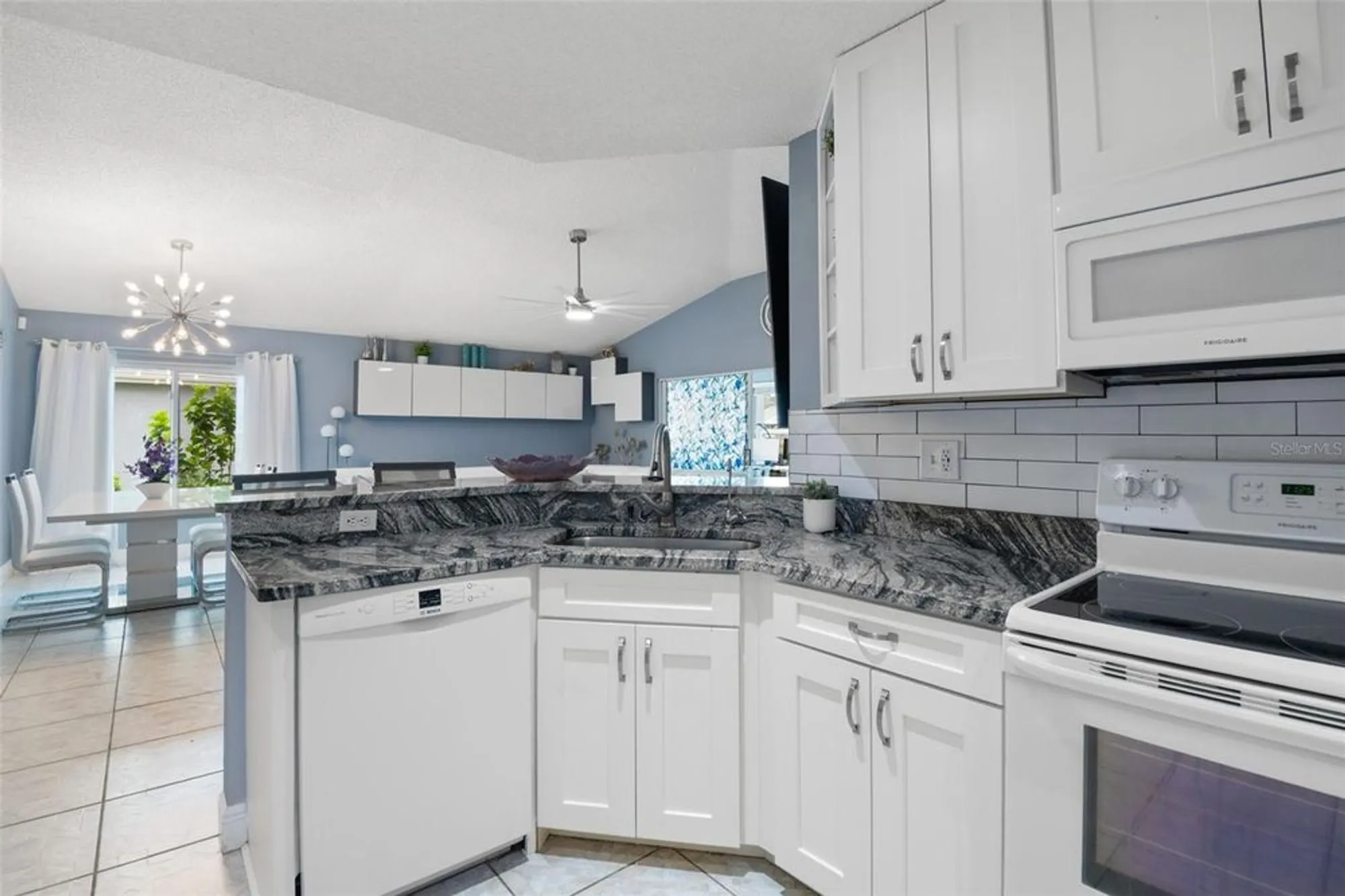 Property Slideshow image 19 of 61 | 713 manchester woods dr, Sun City Center, FL, 33573