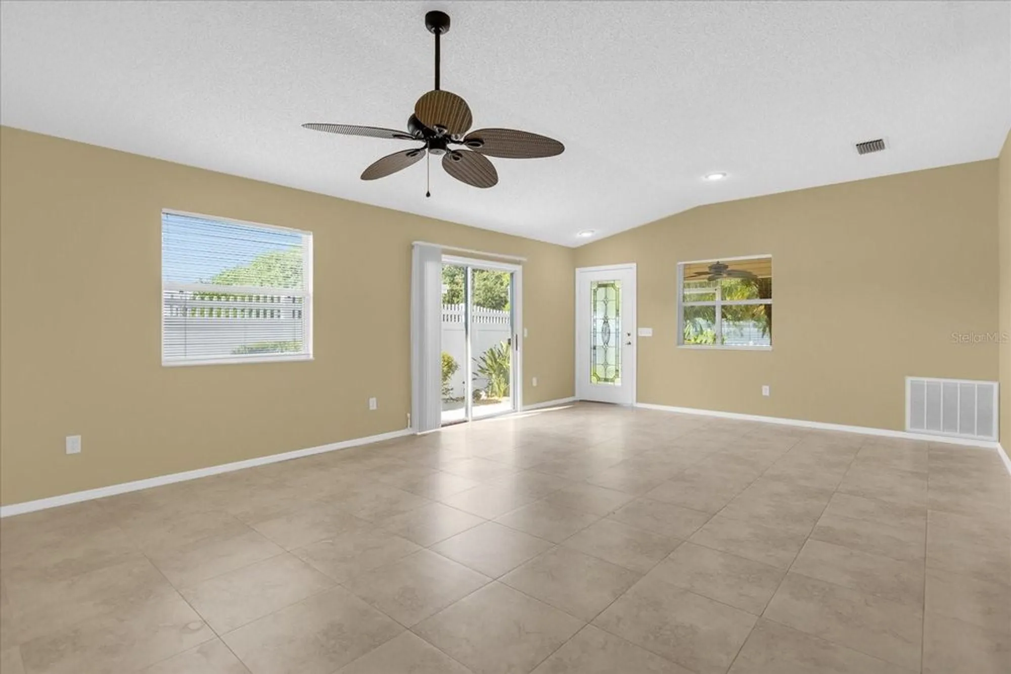 Property Slideshow image 16 of 21 | 675 kendall ct, The Villages, FL, 32162