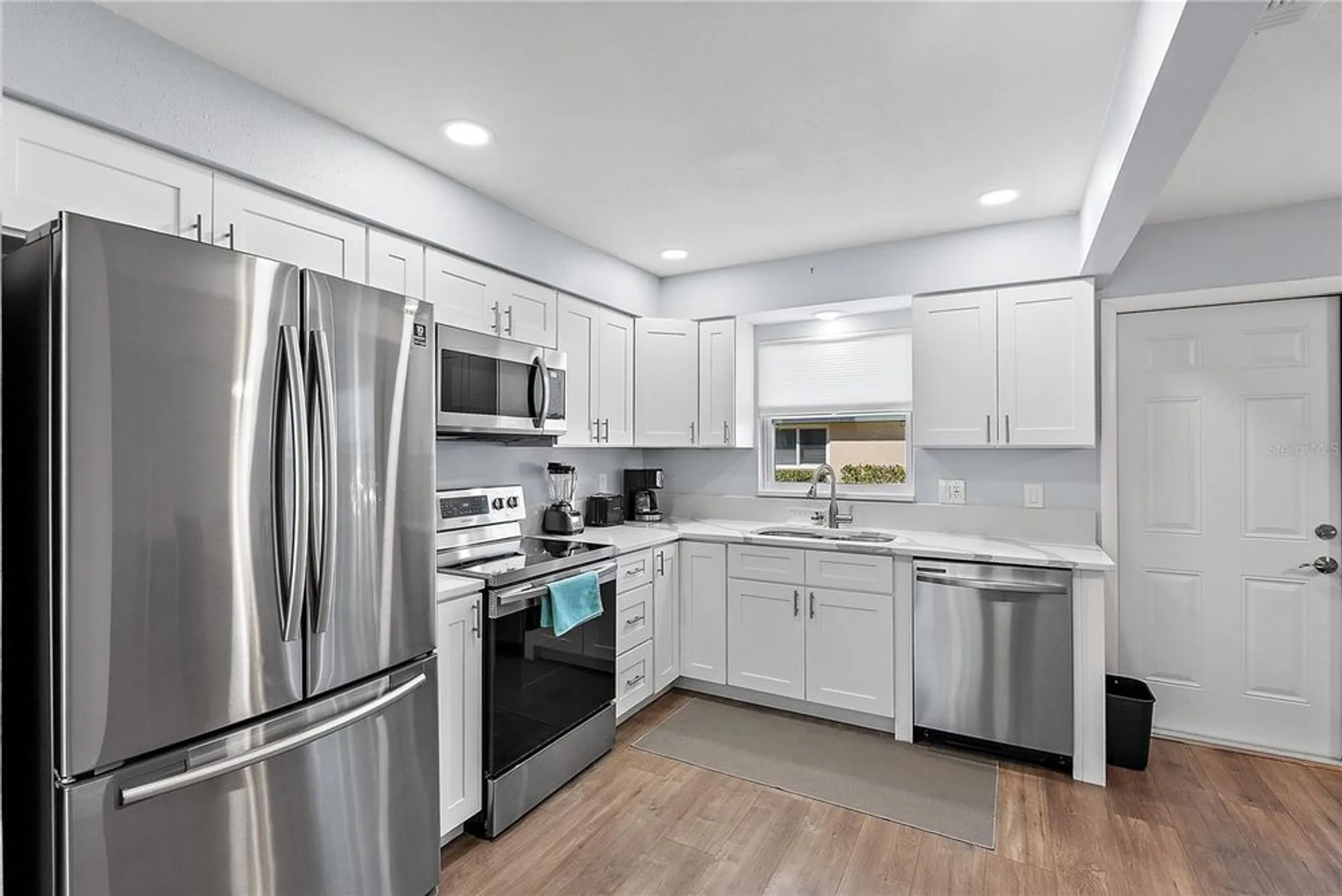 Property Slideshow image 7 of 27 | 6795 armand pl n # 4, Pinellas Park, FL, 33781