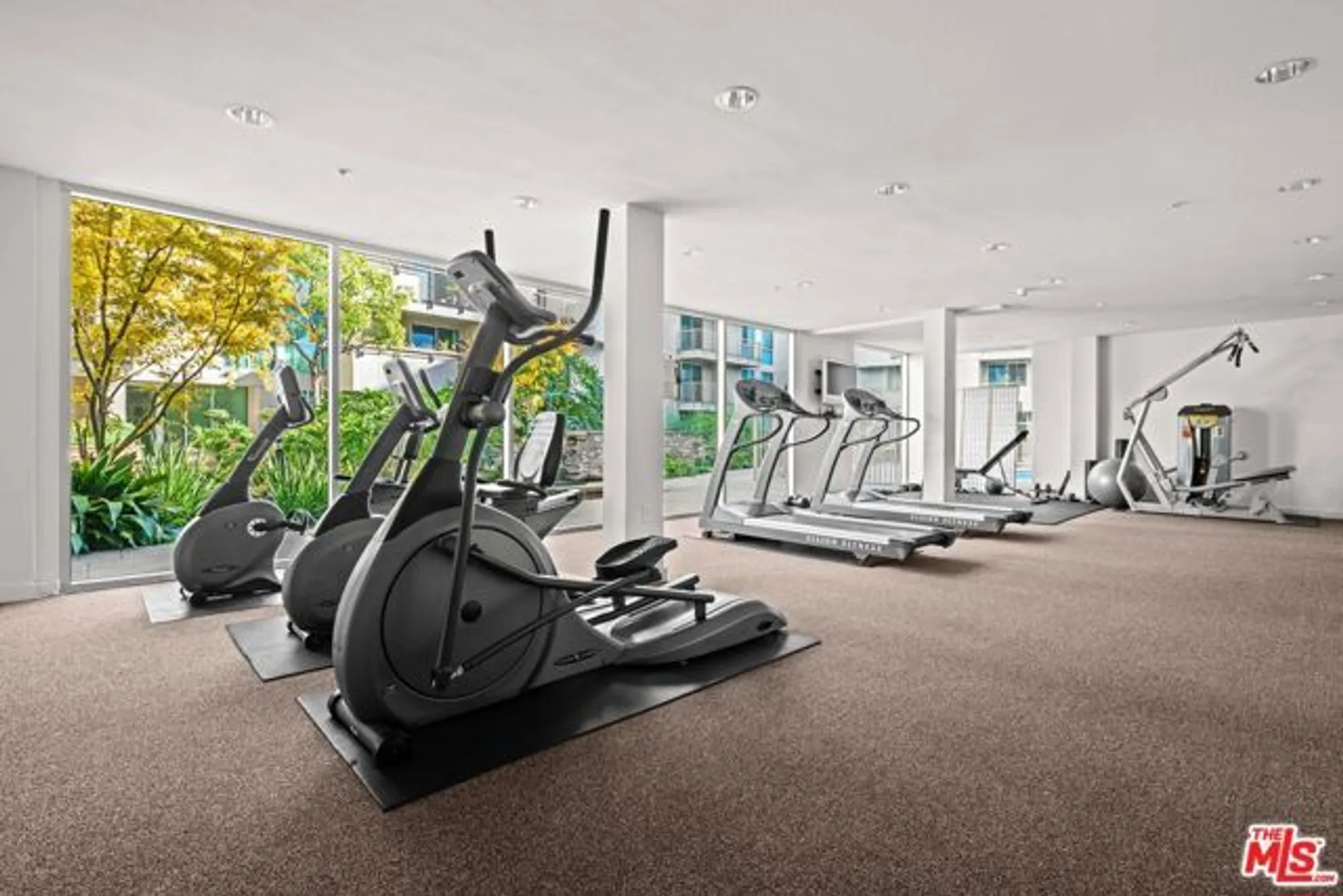 Property Slideshow image 32 of 35 | 267 s san pedro st unit 508, Los Angeles, CA, 90012