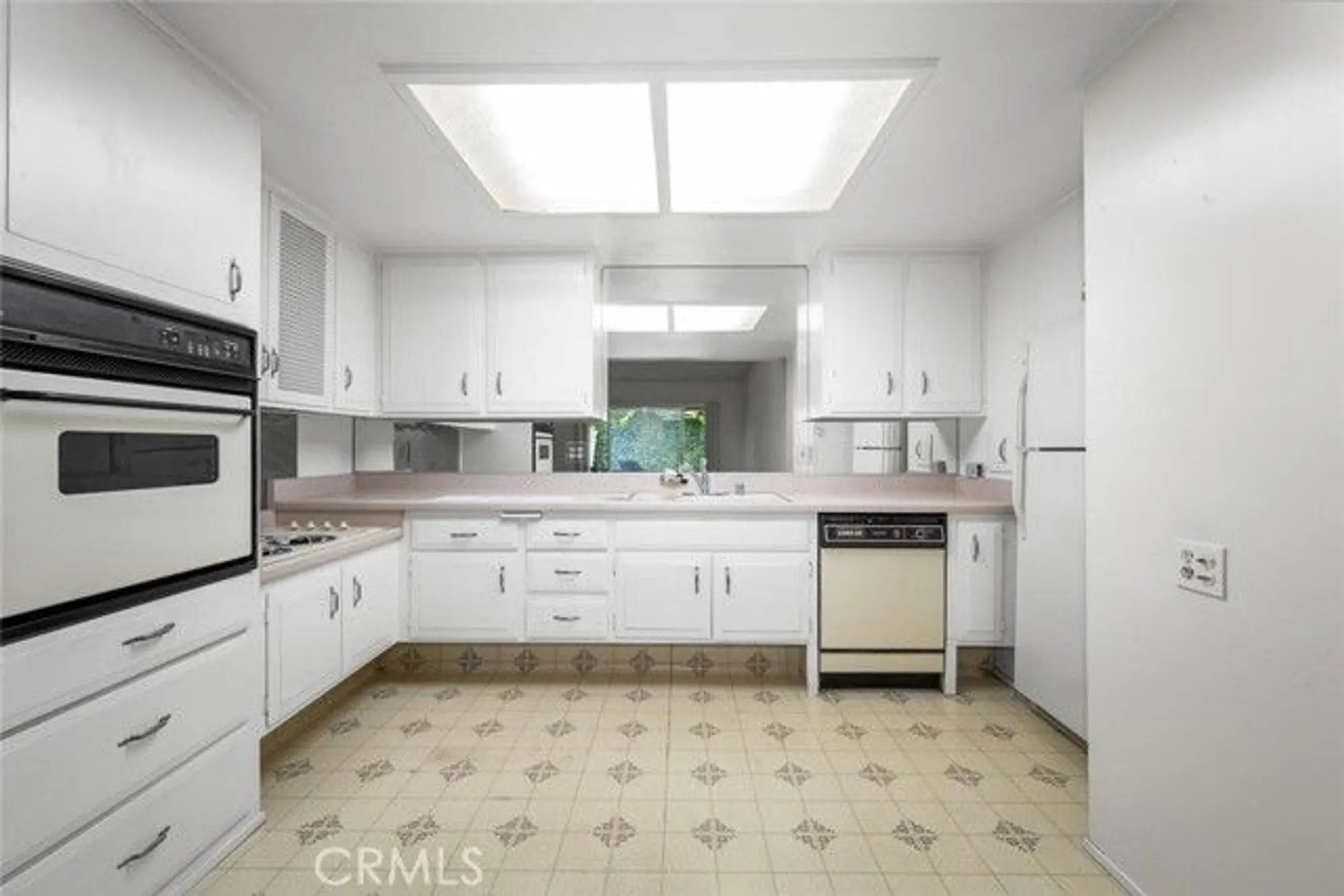 Property Slideshow image 14 of 27 | 13361 el dorado dr apt 201f, Seal Beach, CA, 90740