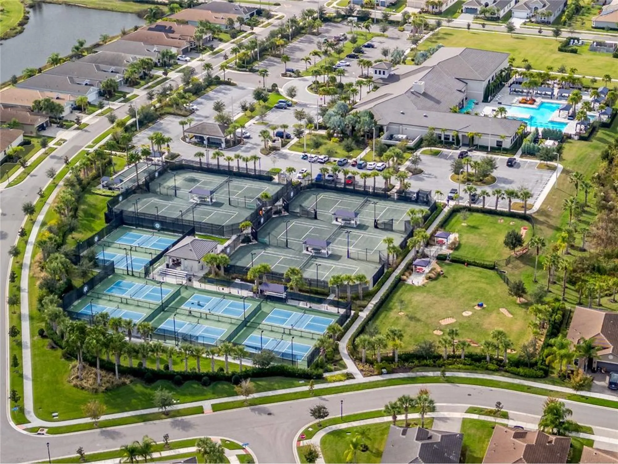 Property Slideshow image 42 of 54 | 5122 sierra falls ct, Wimauma, FL, 33598