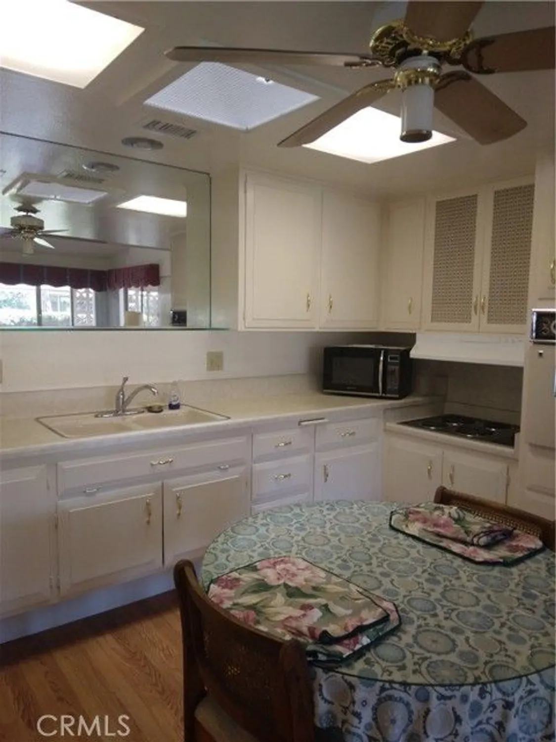 Property Slideshow image 8 of 23 | 13061 del monte dr, Seal Beach, CA, 90740