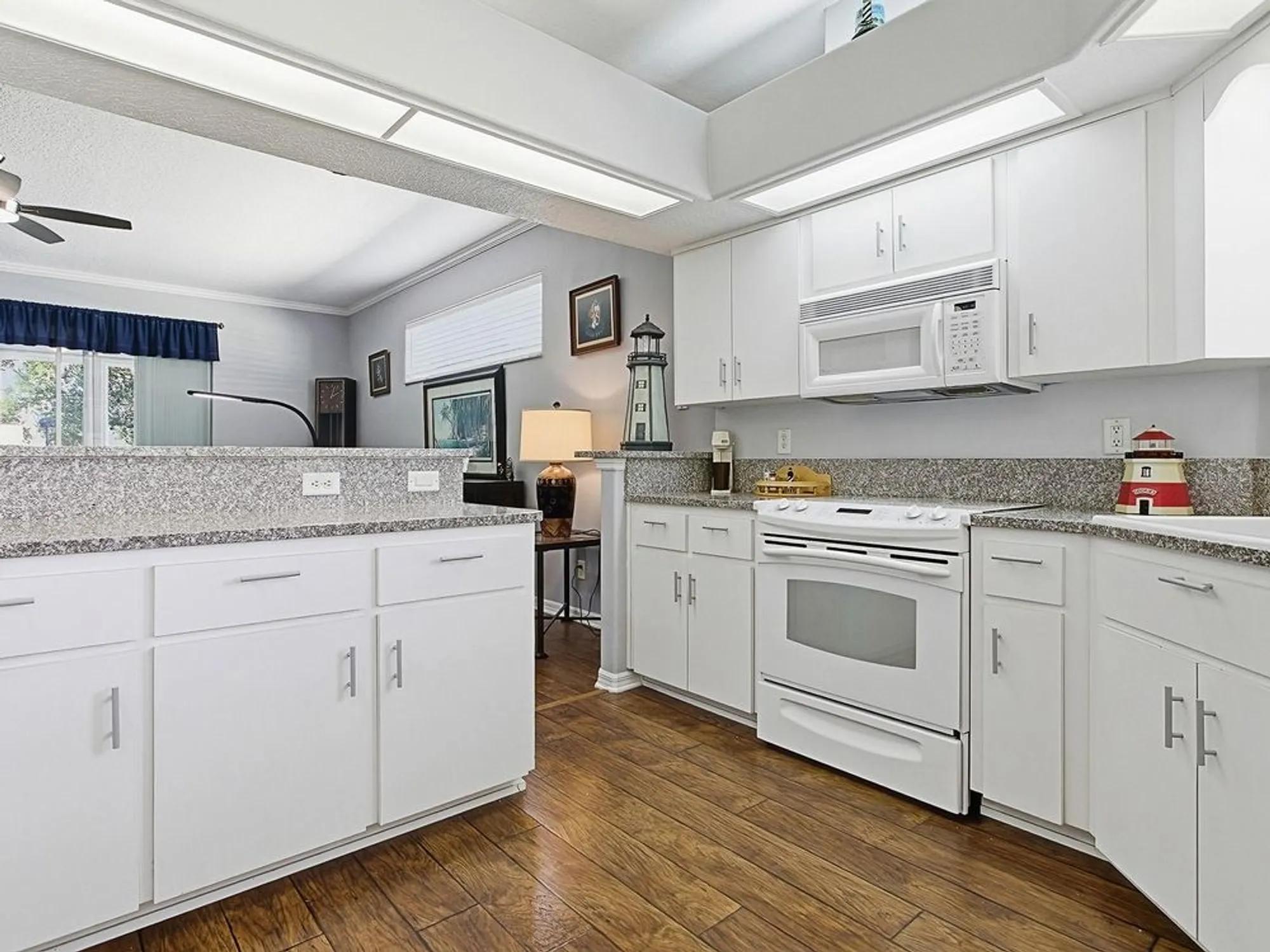 Property Slideshow image 15 of 41 | 3592 tropical seas loop, Tavares, FL, 32778