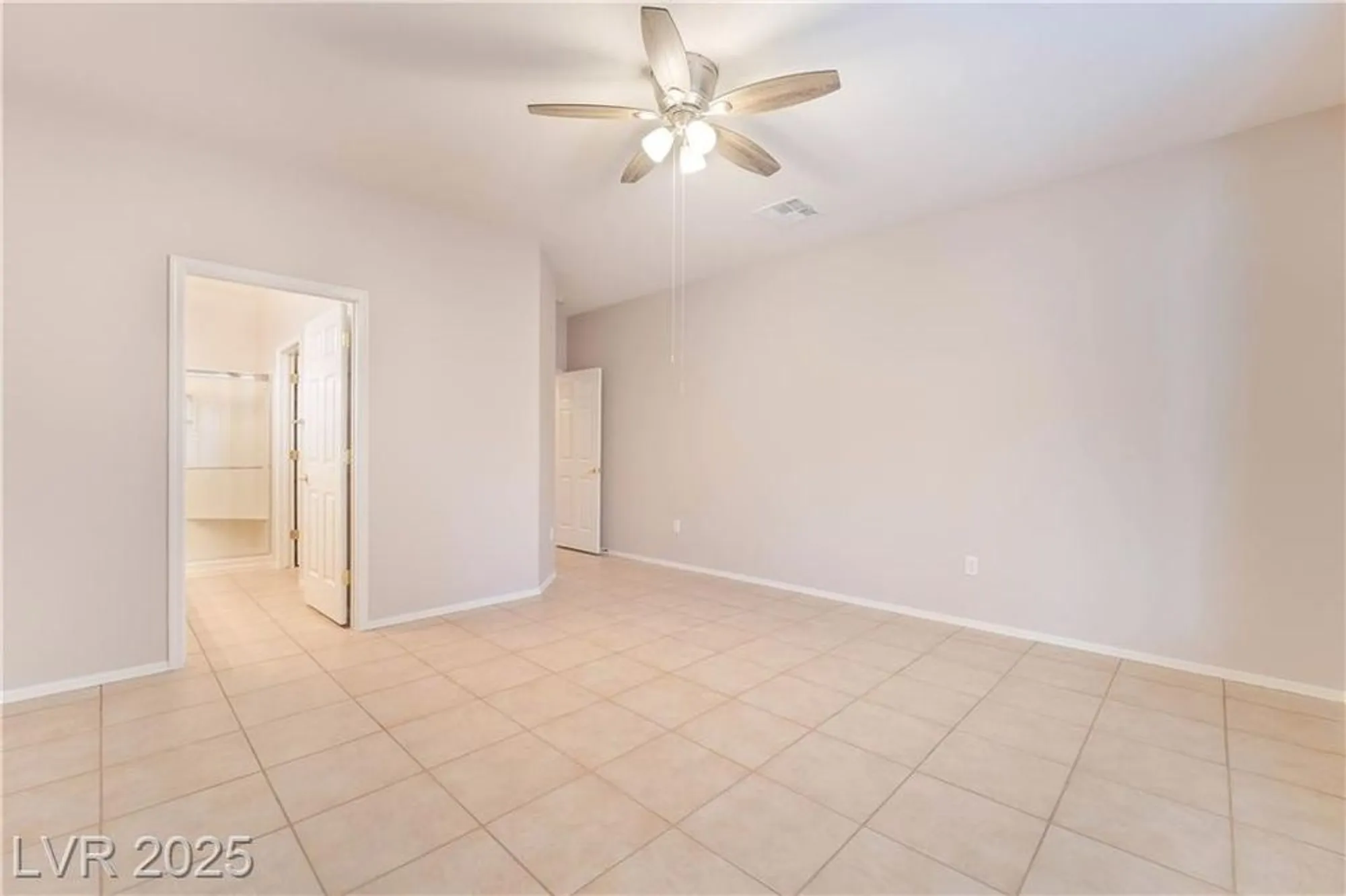 Property Slideshow image 19 of 52 | 2810 meadow park ave, Henderson, NV, 89052