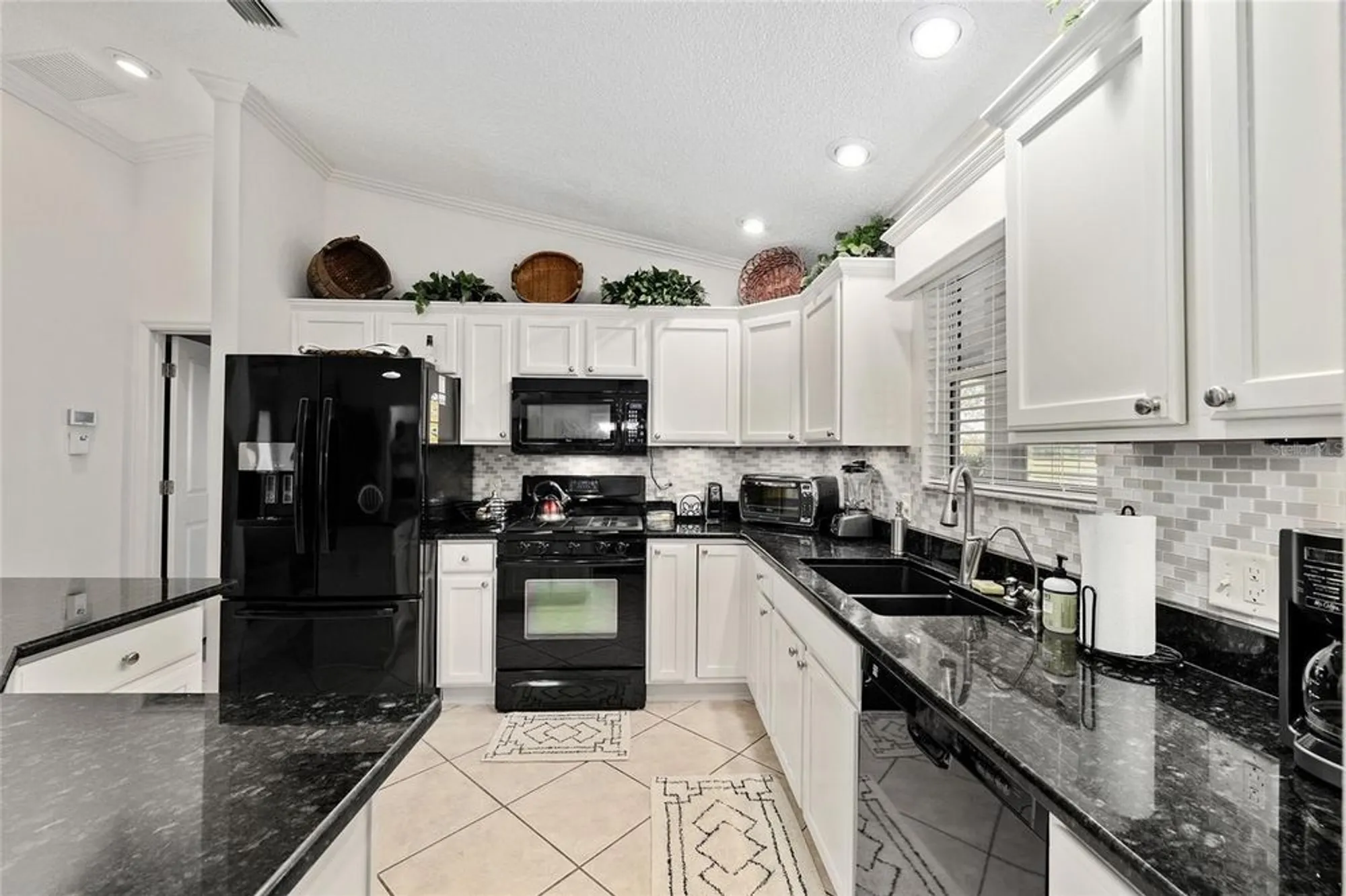 Property Slideshow image 16 of 61 | 17453 se 76th flintlock ter, The Villages, FL, 32162